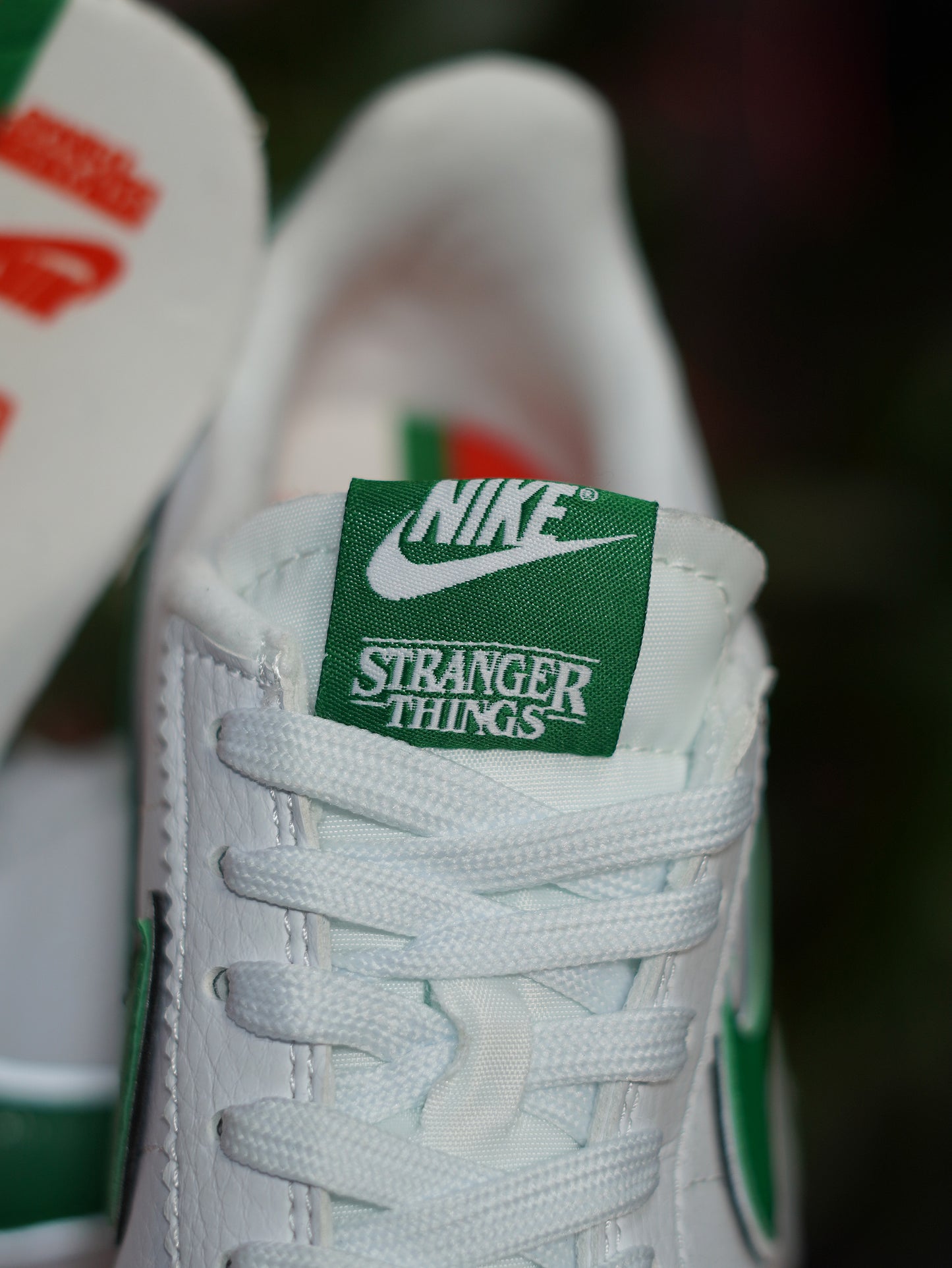 Nike Cortez "Stranger Things" - Blanco, Verde, Naranja