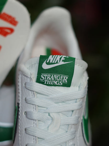 Nike Cortez "Stranger Things" - Blanco, Verde, Naranja
