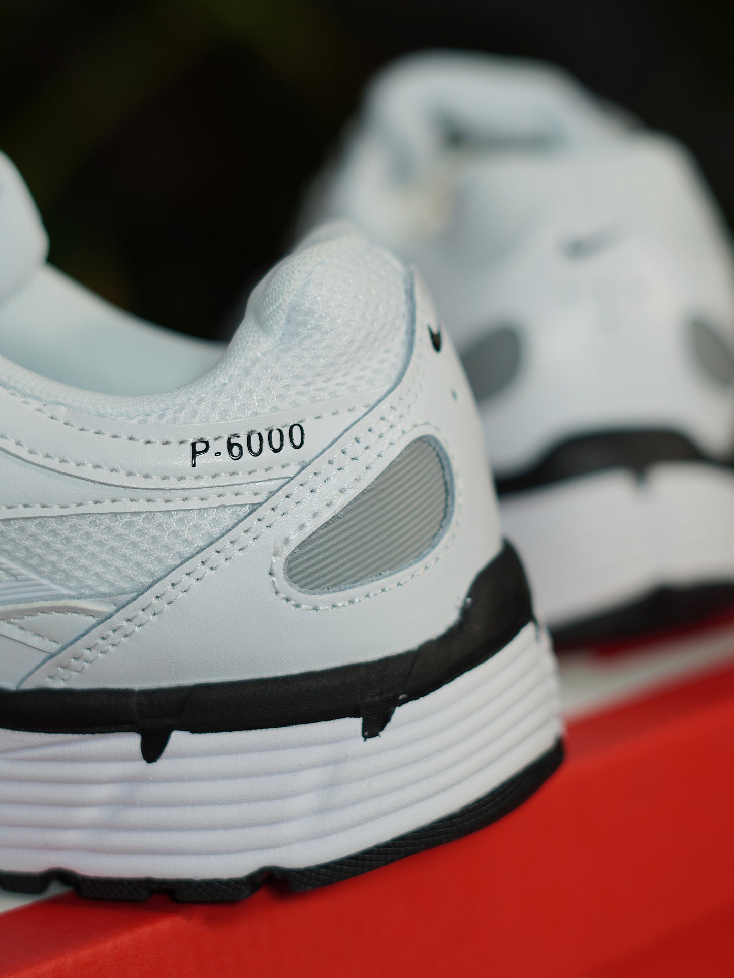 Nike P-6000 - Blanco, Plateado, Negro