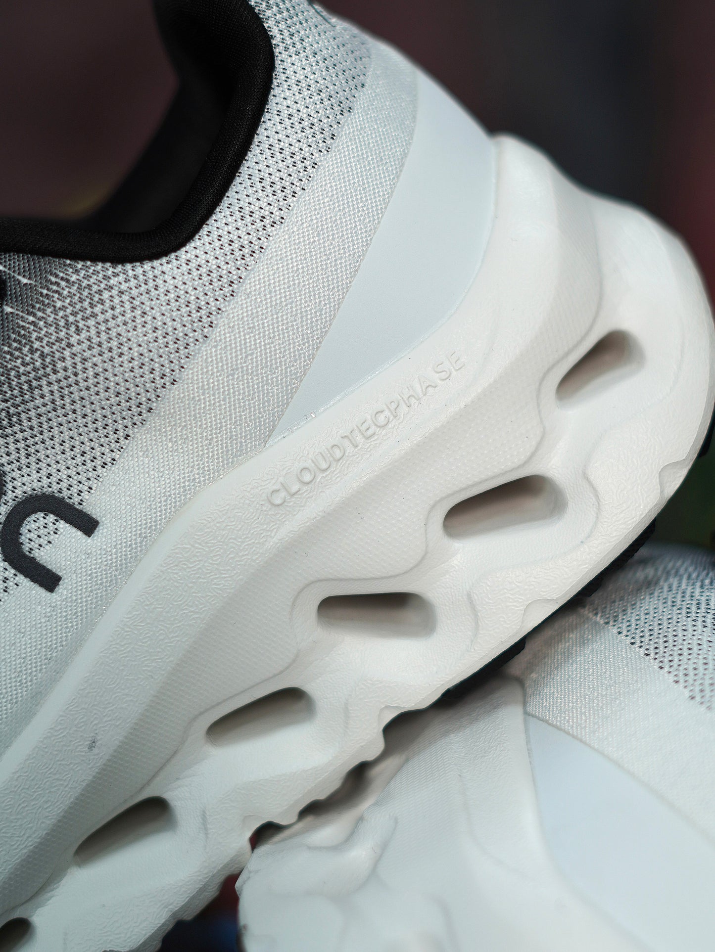 On Running Cloustilt - Blanco, Negro