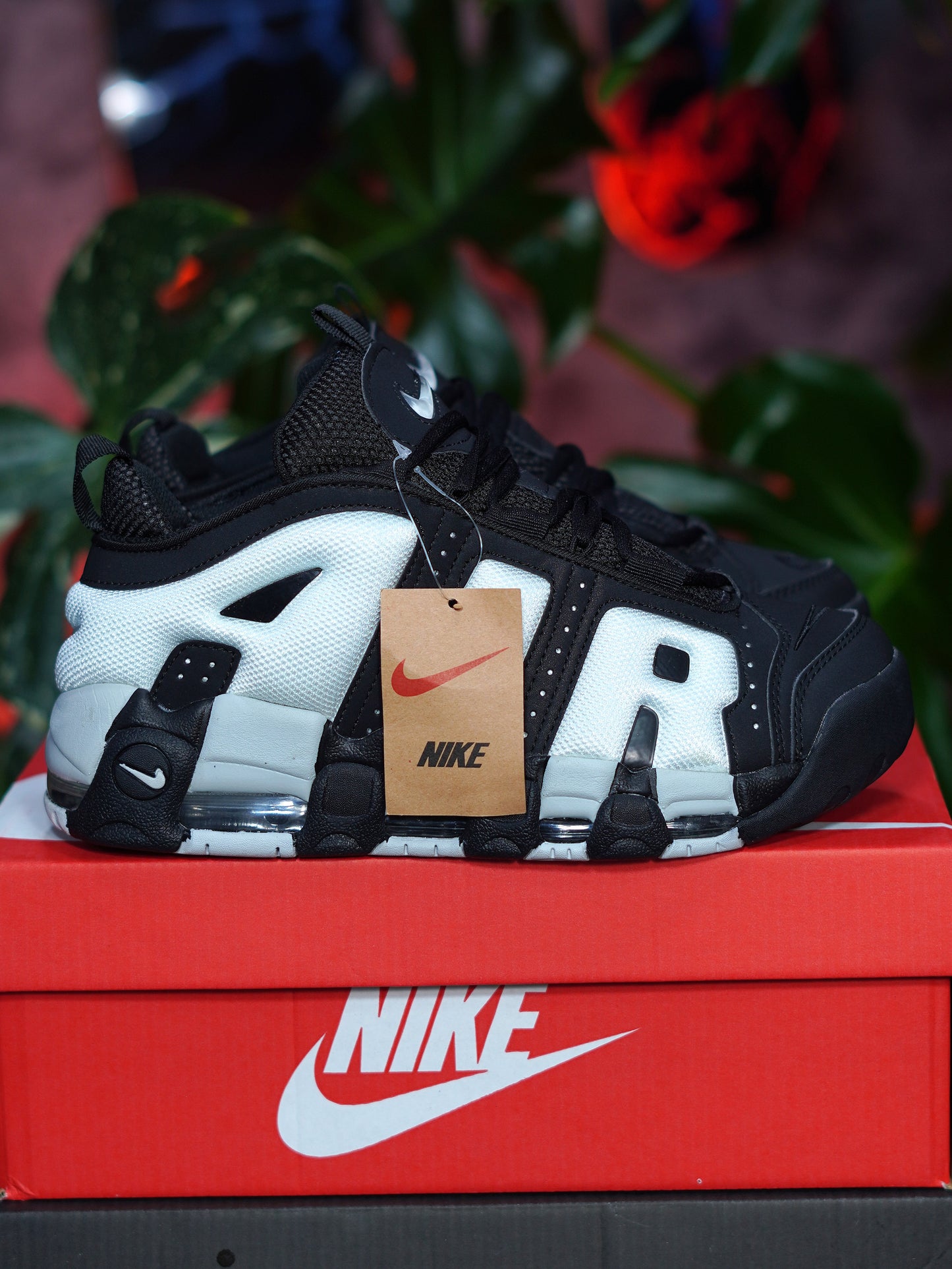 Nike Air More Uptempo - Negra, Blanca