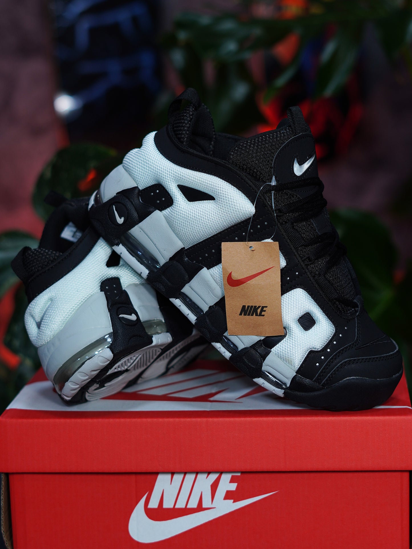 Nike Air More Uptempo - Negra, Blanca