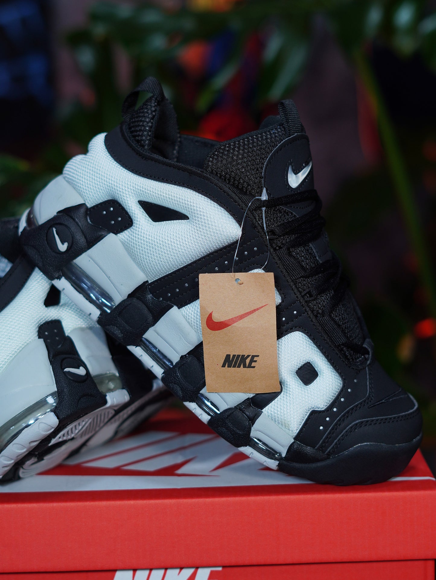 Nike Air More Uptempo - Negra, Blanca