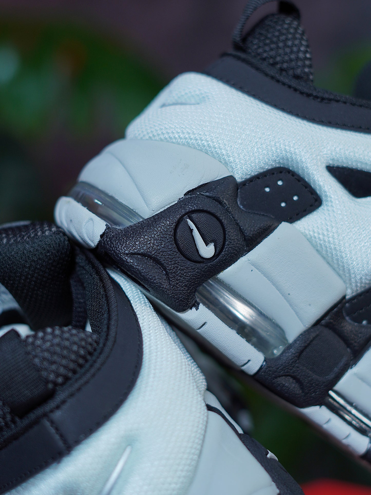 Nike Air More Uptempo - Negra, Blanca