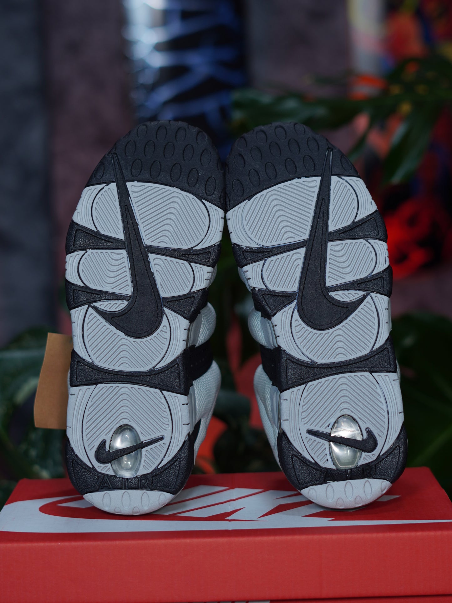 Nike Air More Uptempo - Negra, Blanca