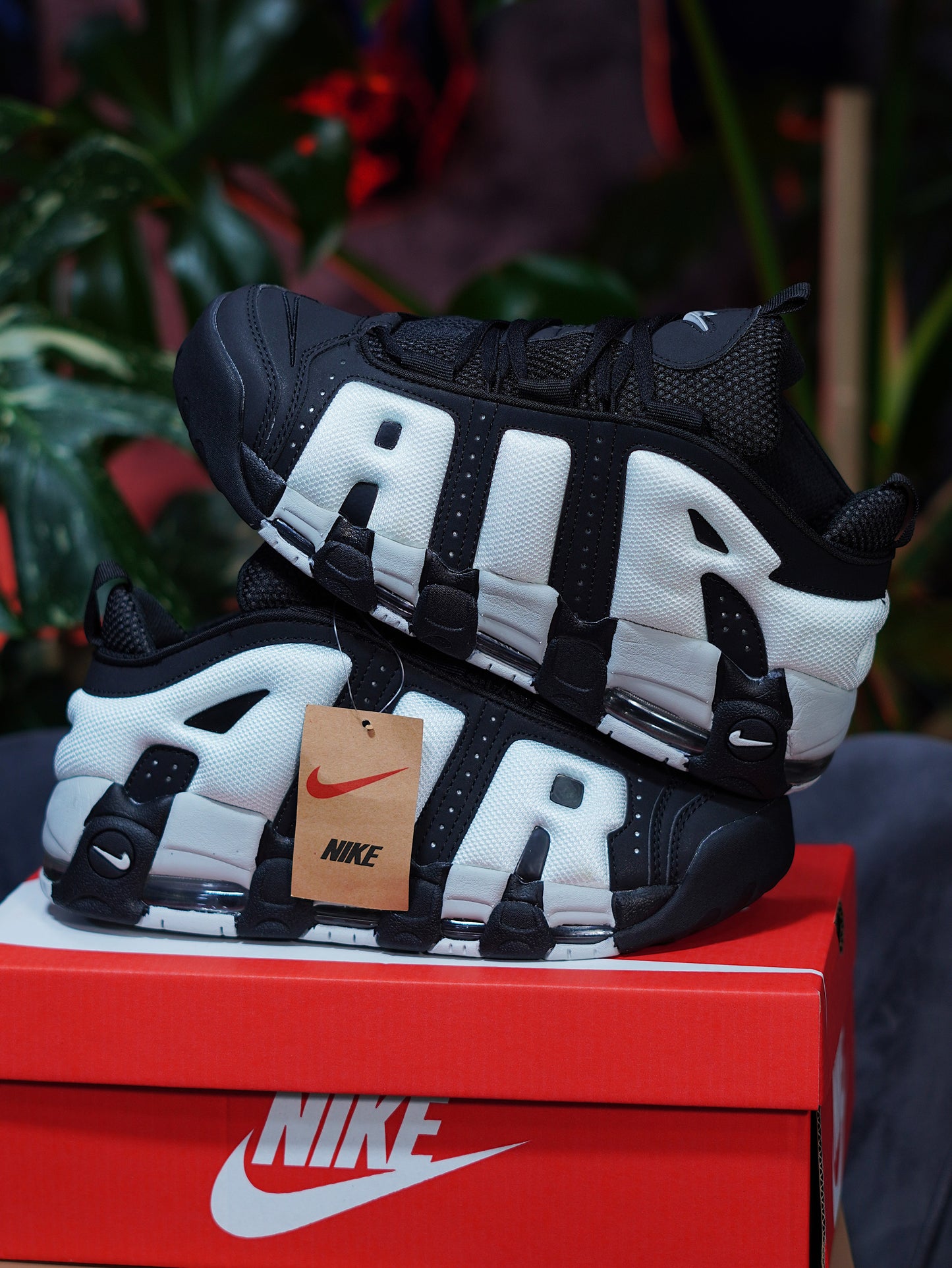 Nike Air More Uptempo - Negra, Blanca