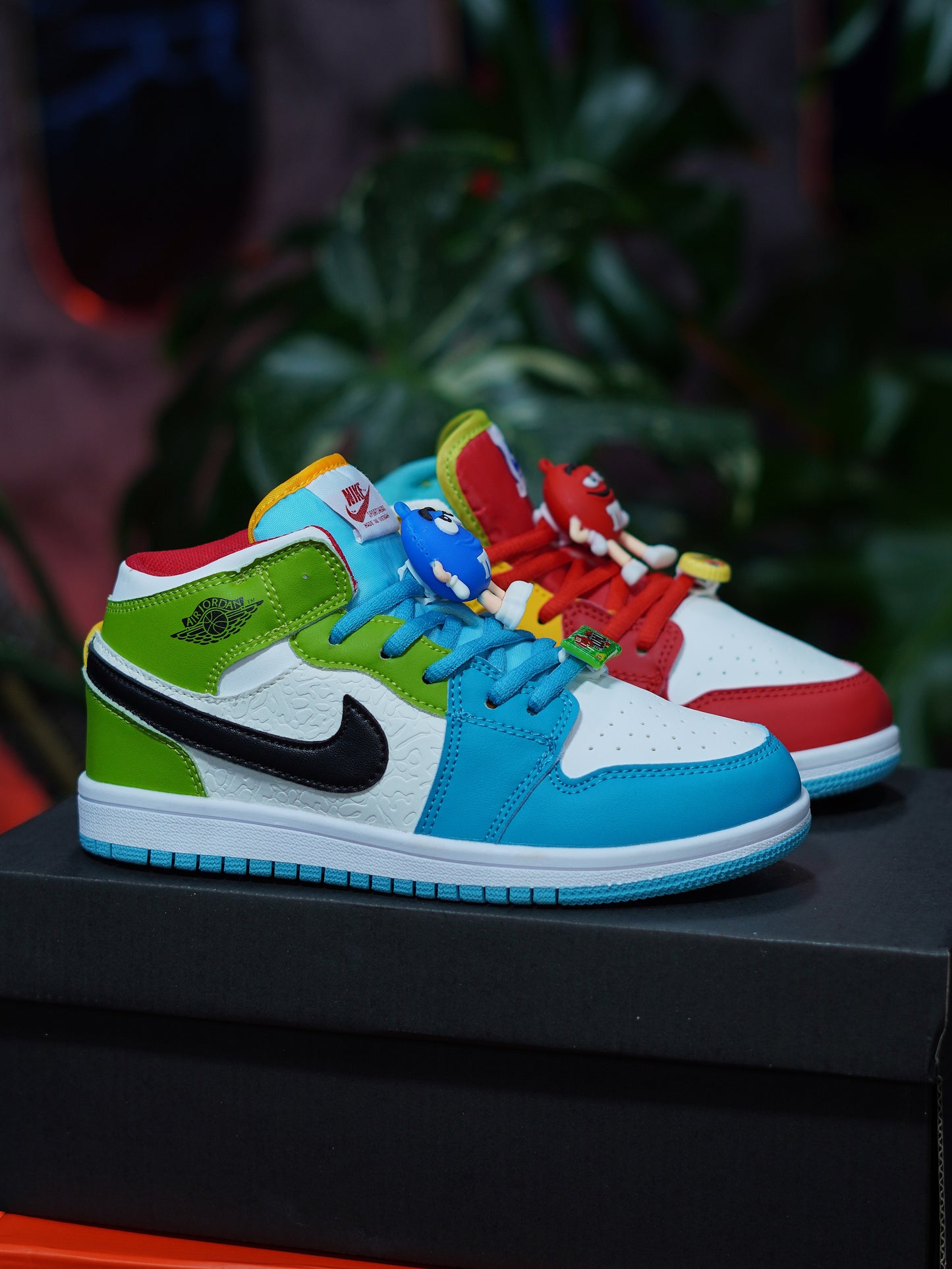 Air Jordan Retro 1 m&m - Azul, Verde, Rojo, Amarillo, Negro