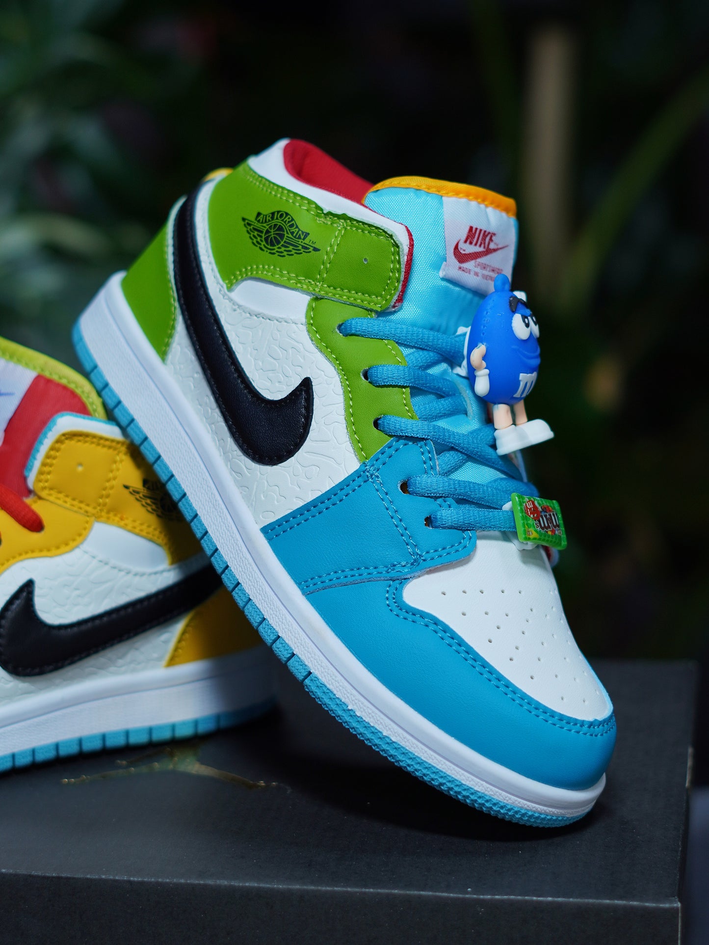Air Jordan Retro 1 m&m - Azul, Verde, Rojo, Amarillo, Negro