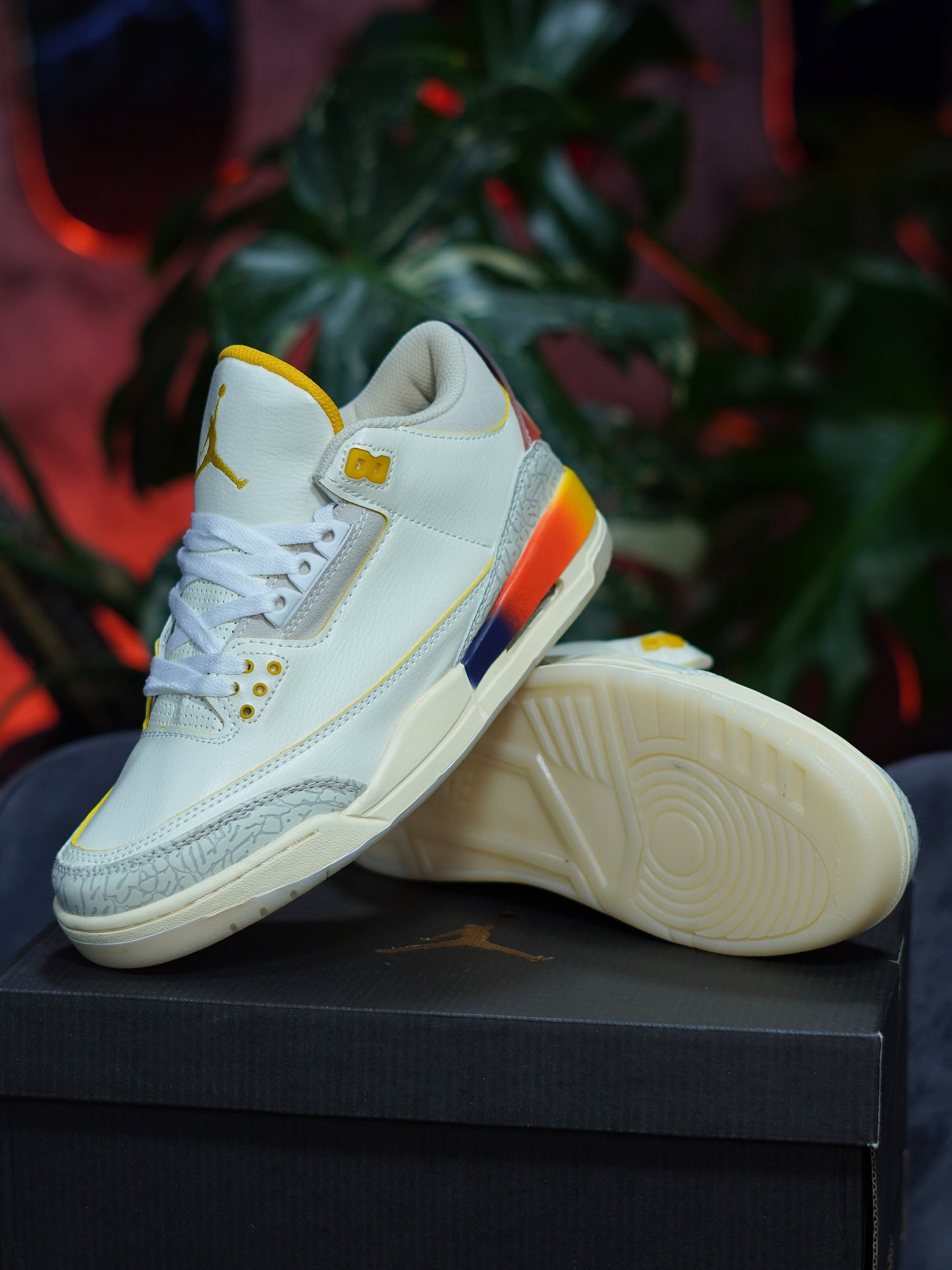 Air Jordan Retro 3 x J Balvin - Blanco, Amarillo, Tricolor