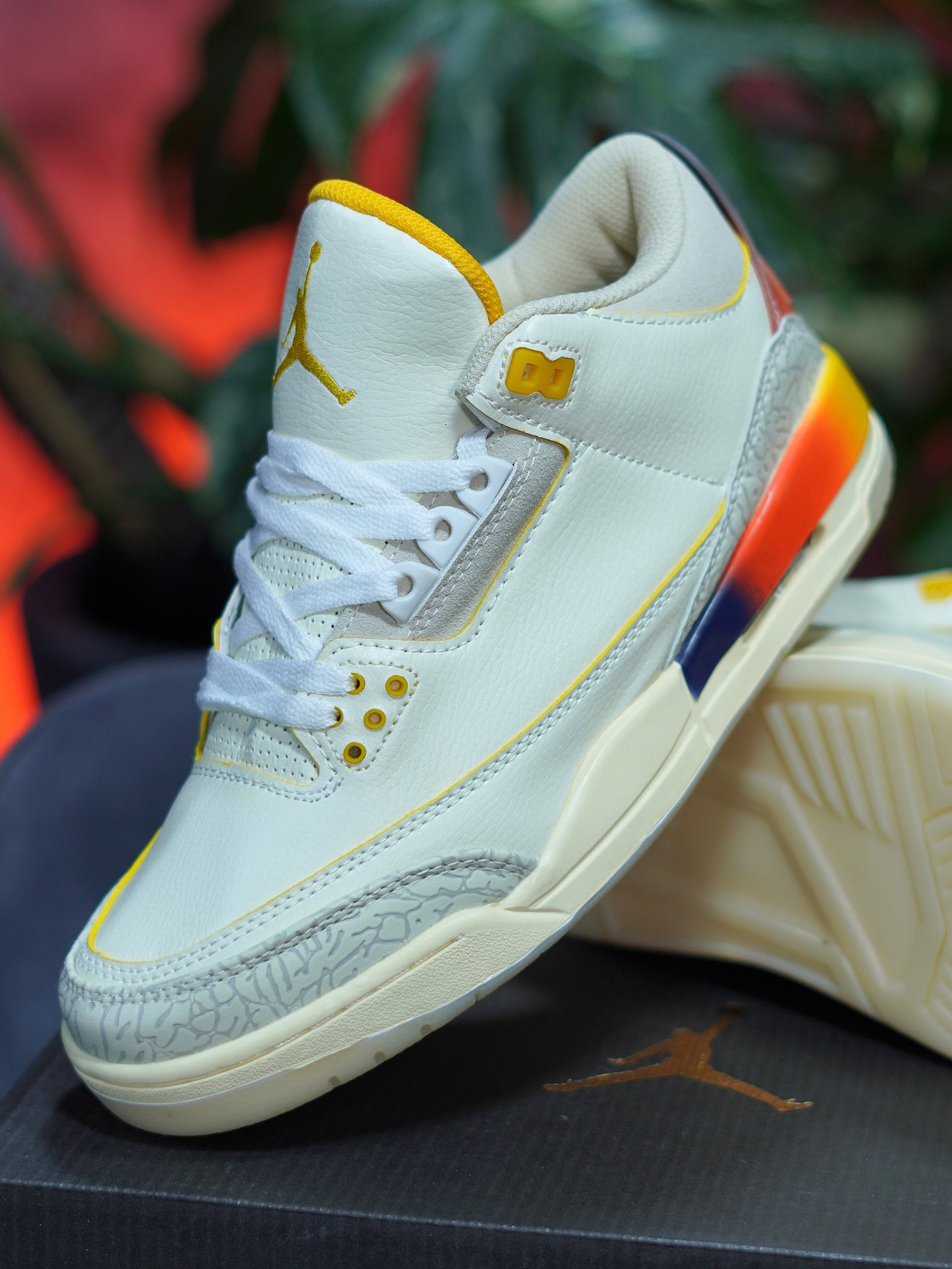 Air Jordan Retro 3 x J Balvin - Blanco, Amarillo, Tricolor