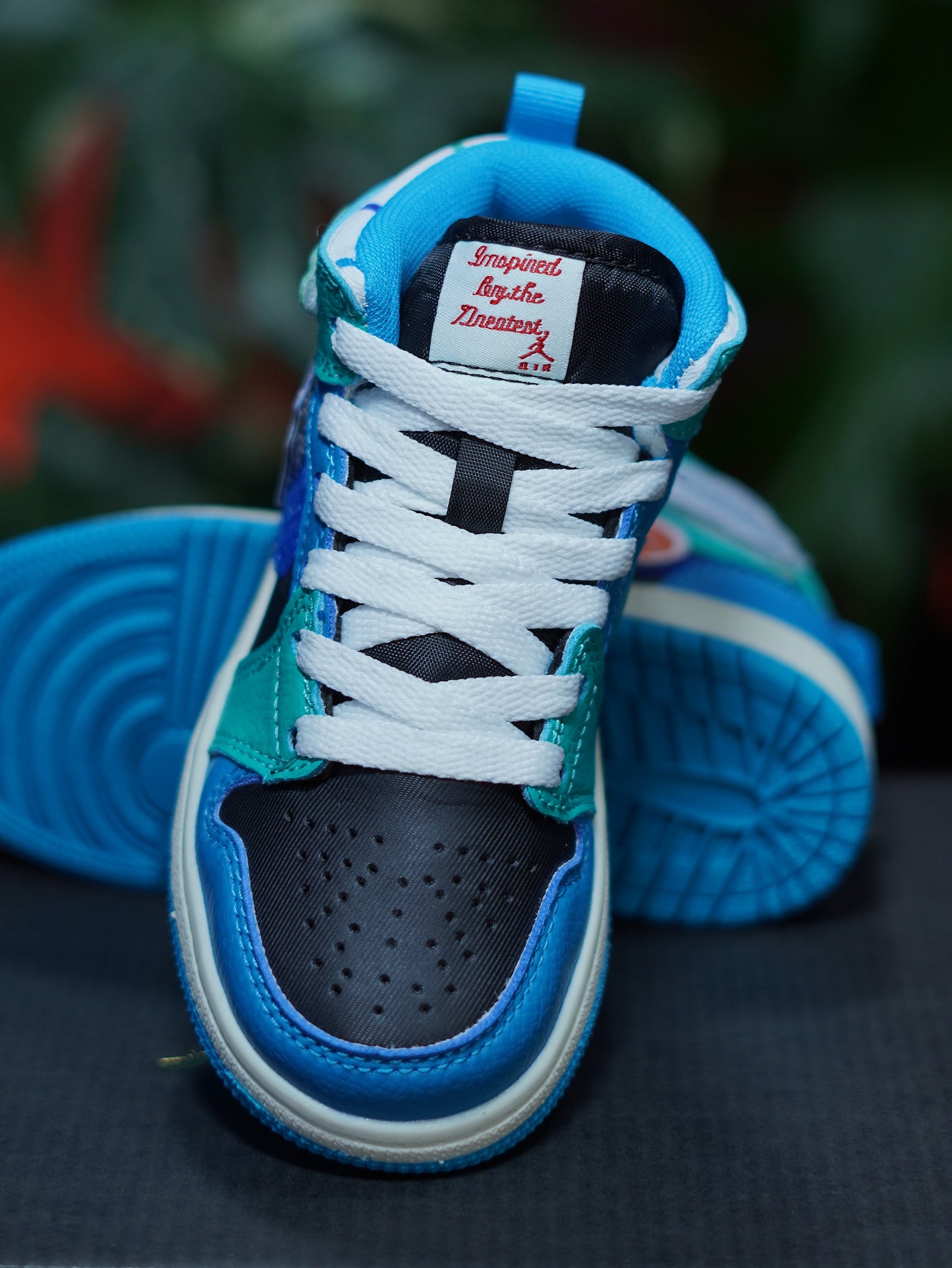 Air Jordan Retro 1 Mid "indpired By The Greatest" - Azul, Negro, Aguamarina