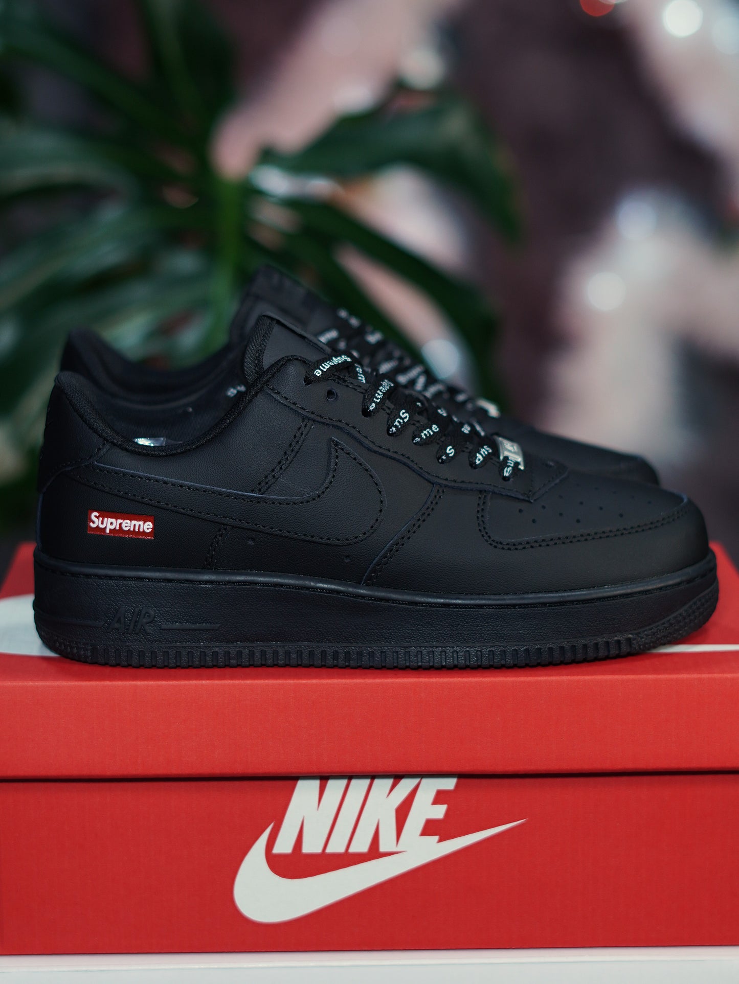 Nike Air Force One x Supreme - Negro