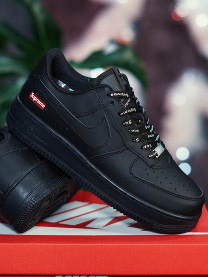 Nike Air Force One x Supreme - Negro