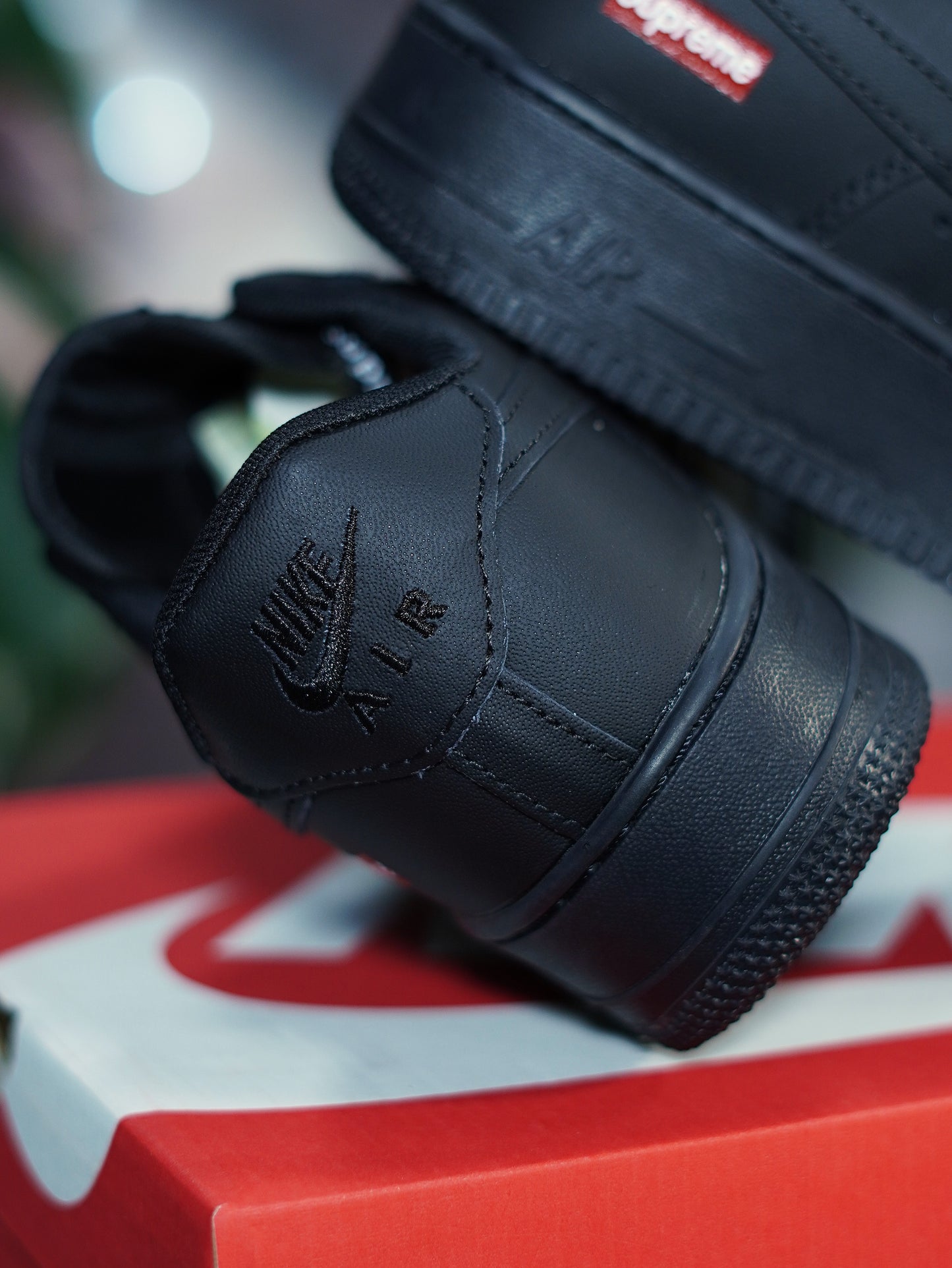 Nike Air Force One x Supreme - Negro