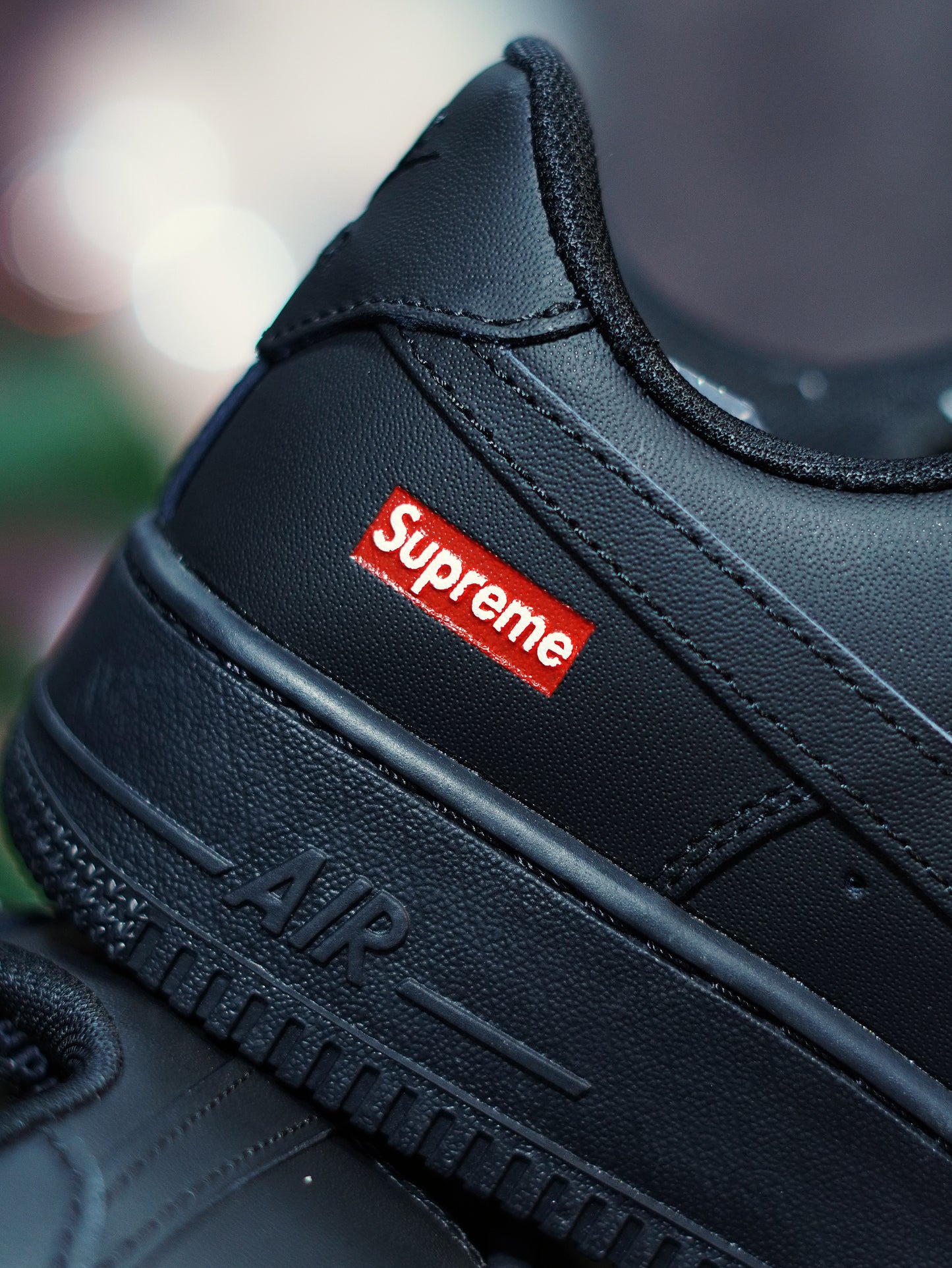Nike Air Force One x Supreme - Negro