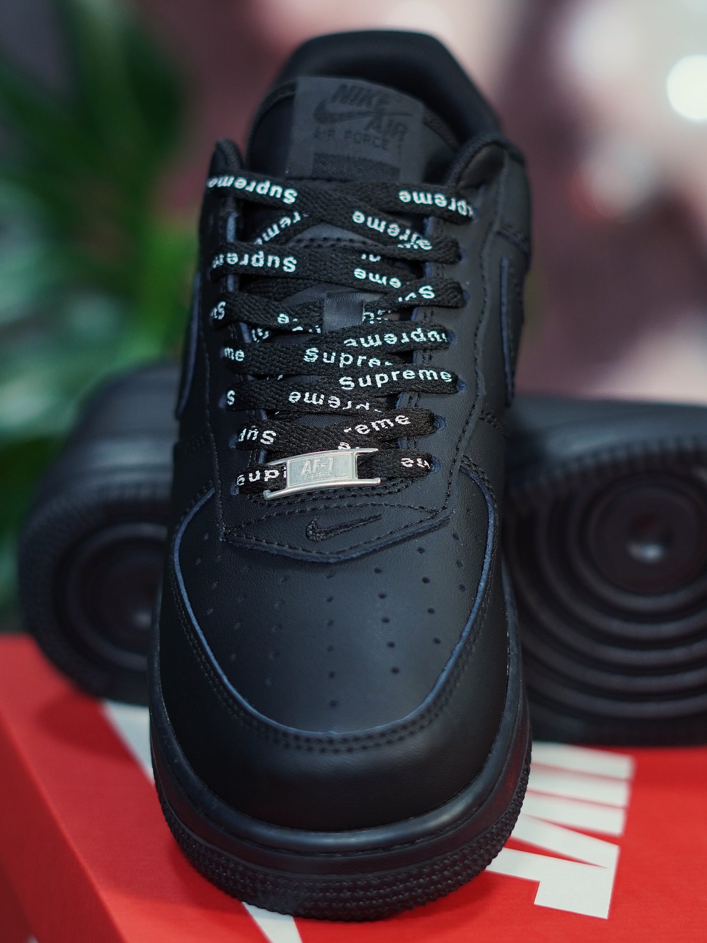 Nike Air Force One x Supreme - Negro