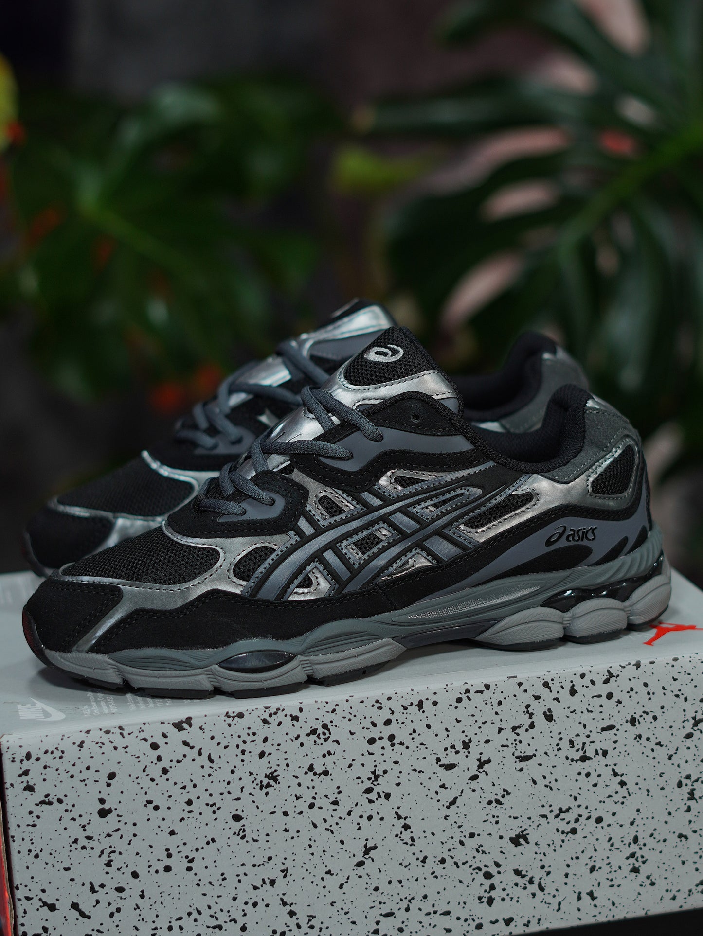 Asics Gel NYC - Negro, Plateado