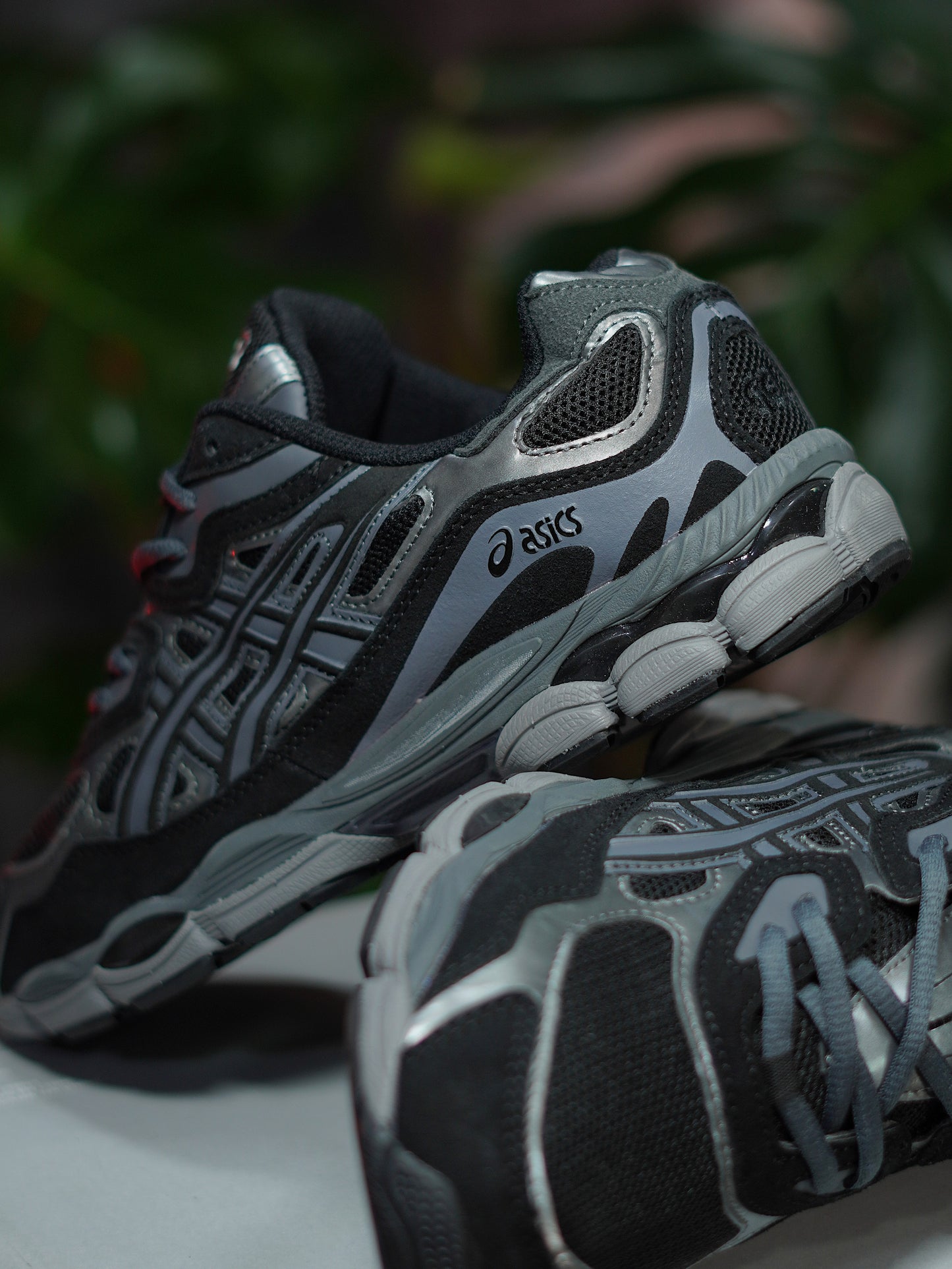 Asics Gel NYC - Negro, Plateado