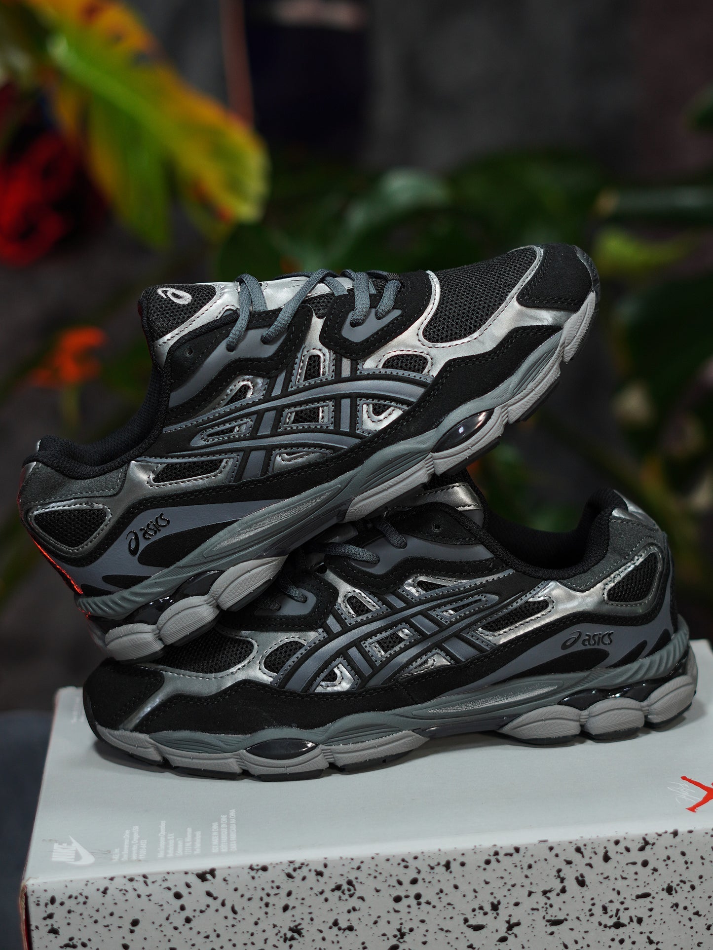 Asics Gel NYC - Negro, Plateado