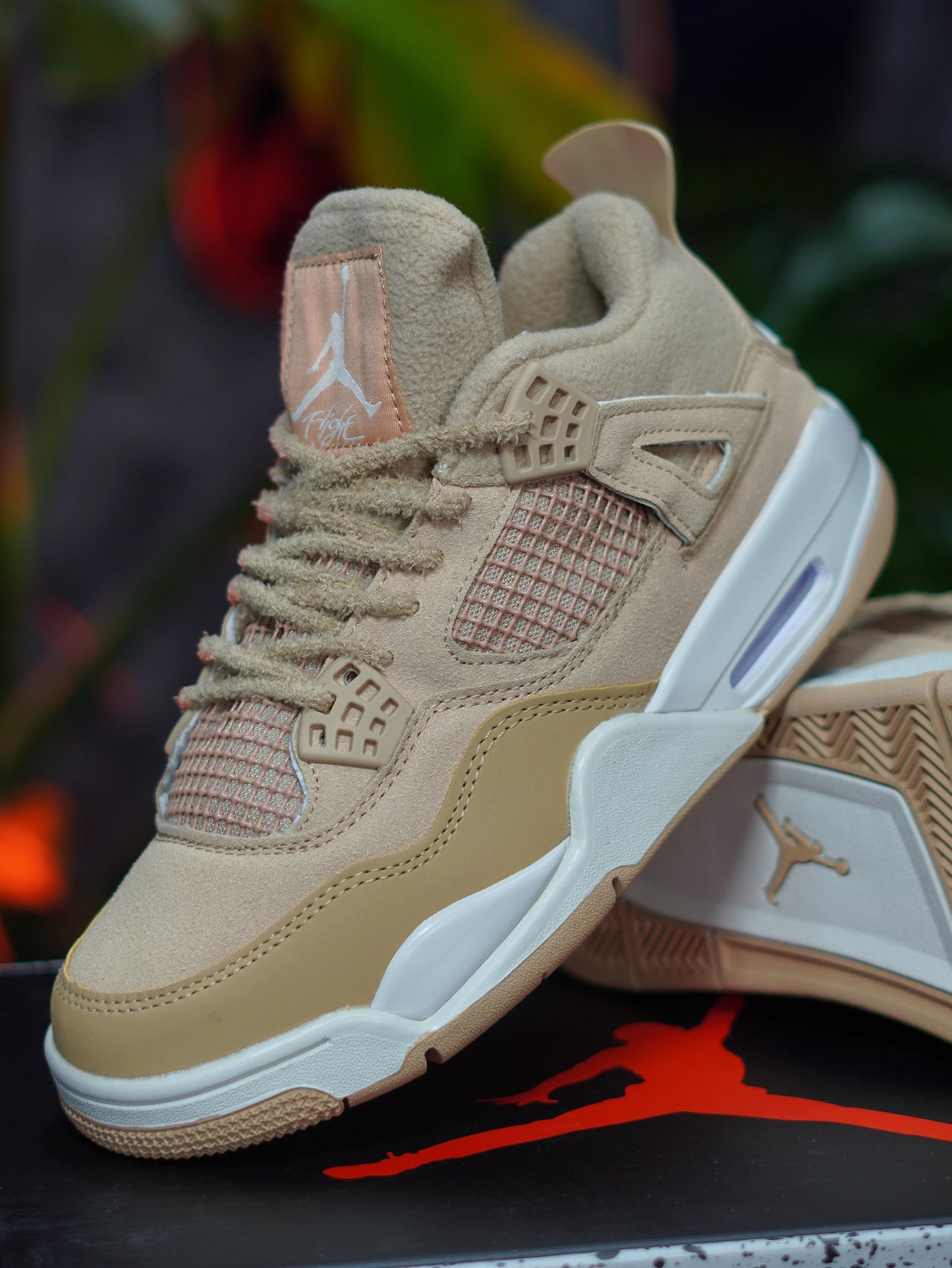 Air Jordan Retro 4 "Cozy Girl" - Miel