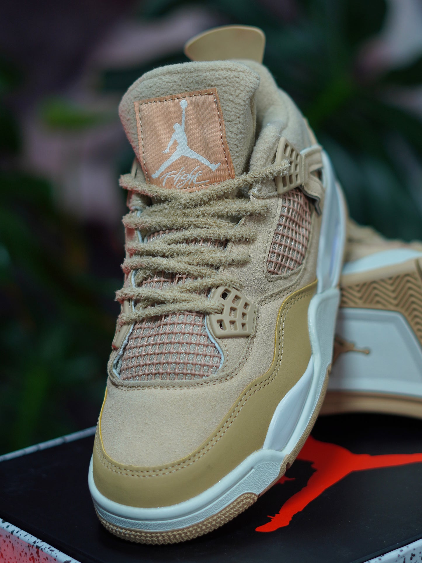 Air Jordan Retro 4 "Cozy Girl" - Miel