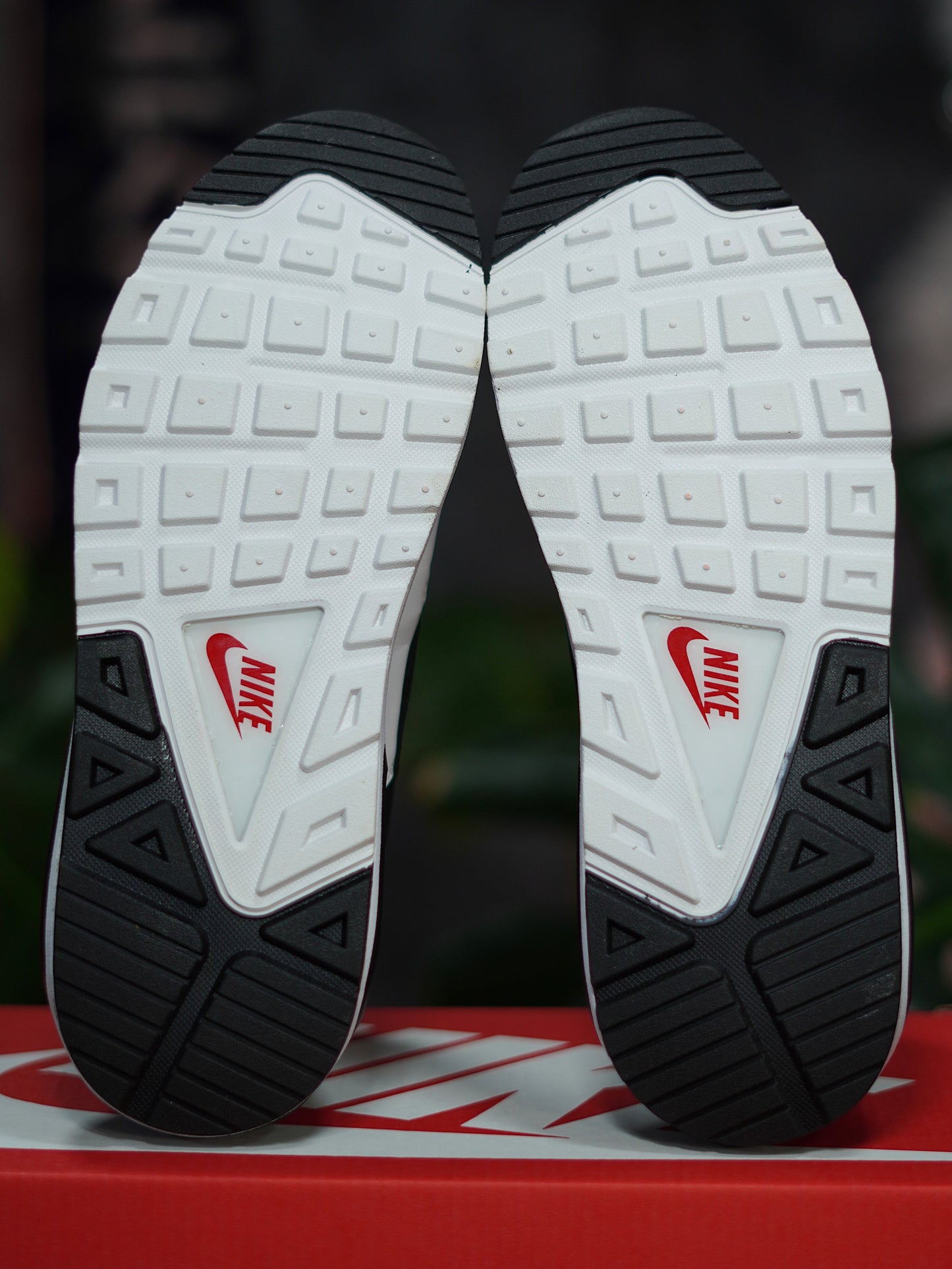 Nike Air Max Command - Blanco, Negro, Rojo