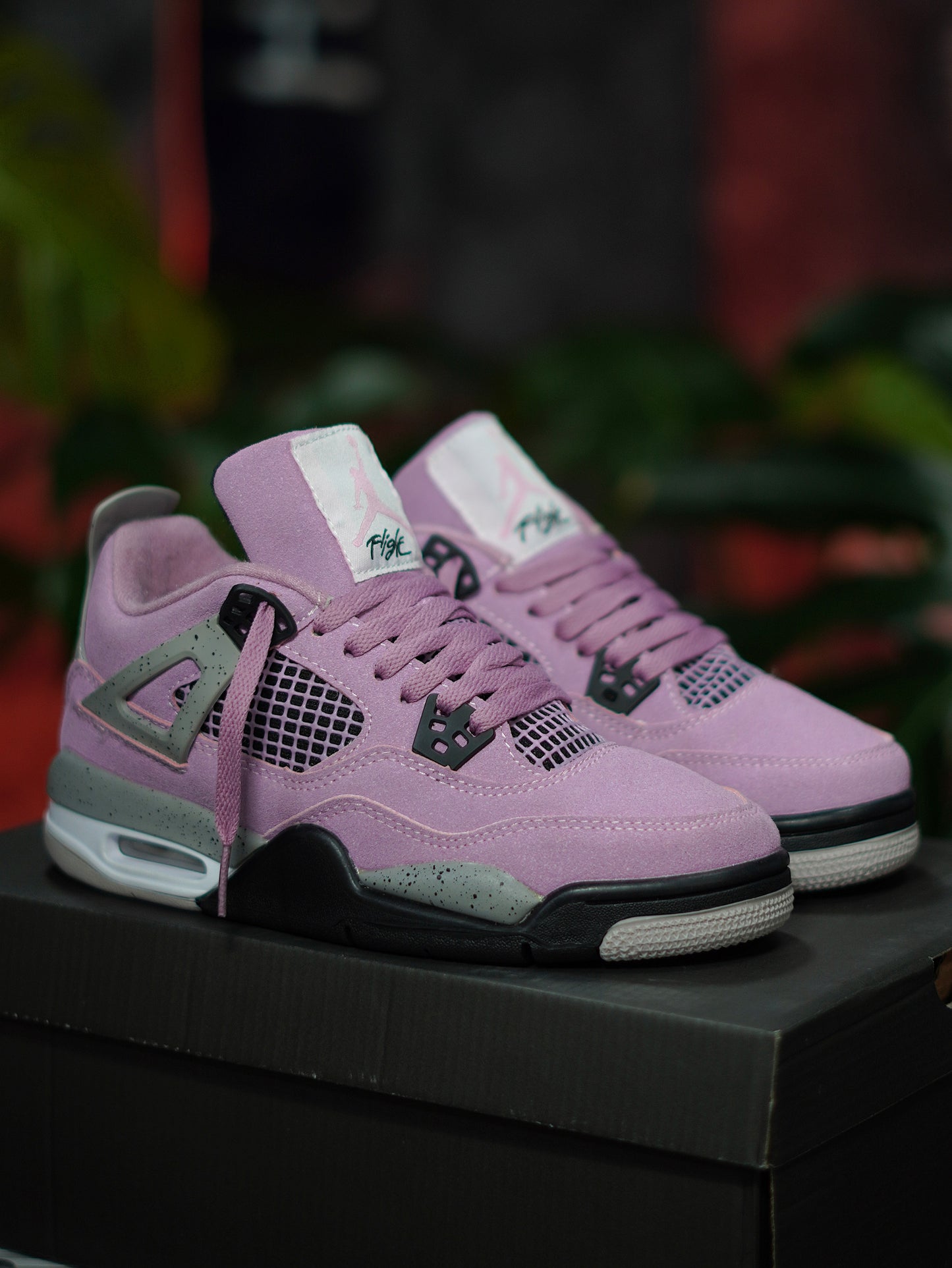 Air Jordan Retro 4 "Orchid" - Rosado, Gris, Negro