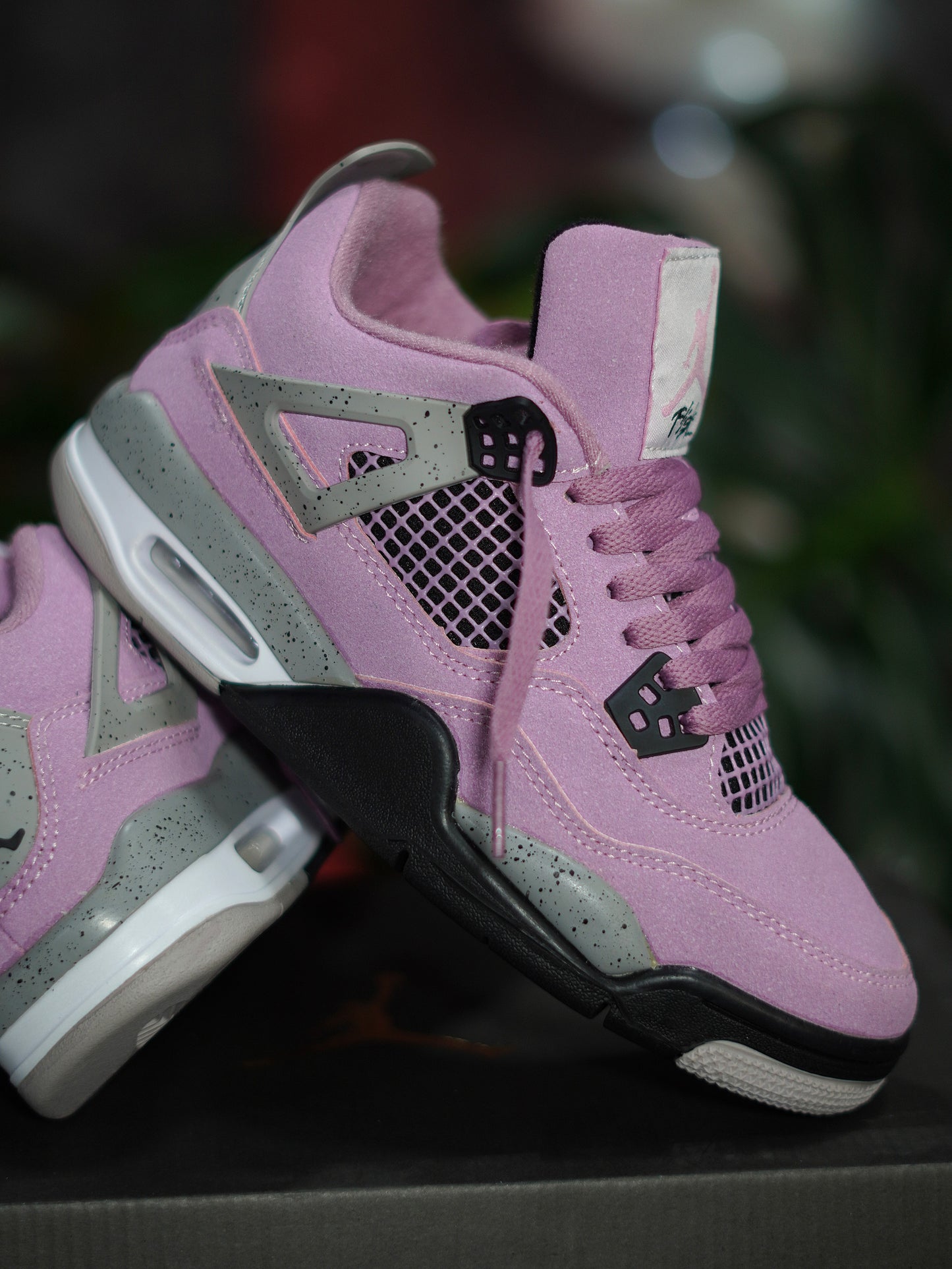 Air Jordan Retro 4 "Orchid" - Rosado, Gris, Negro