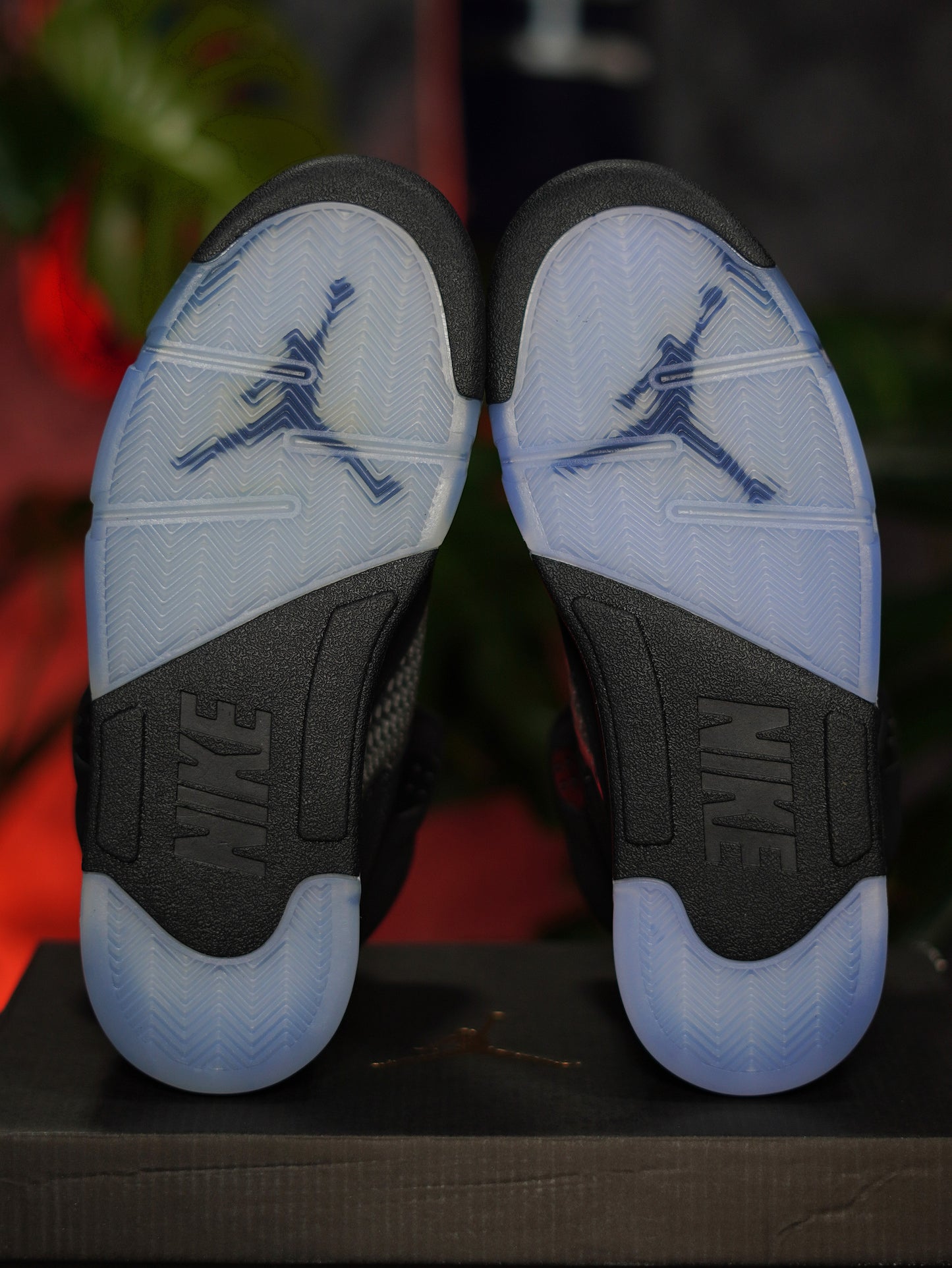 Air Jordan Retro 5 - Negro, Azul, Gris metalico