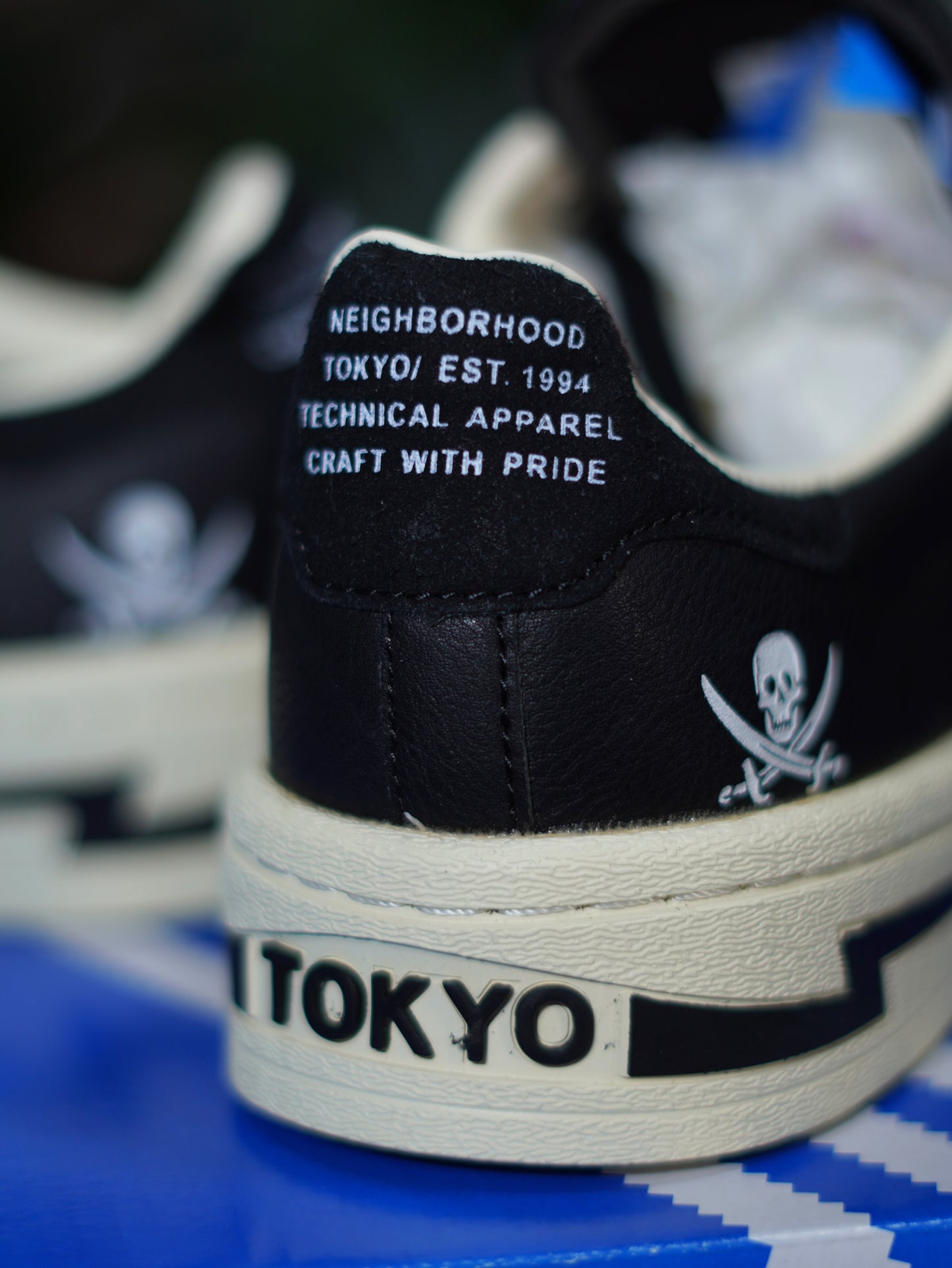 Adidas Superstar Neighborhood - Negro, Blanco