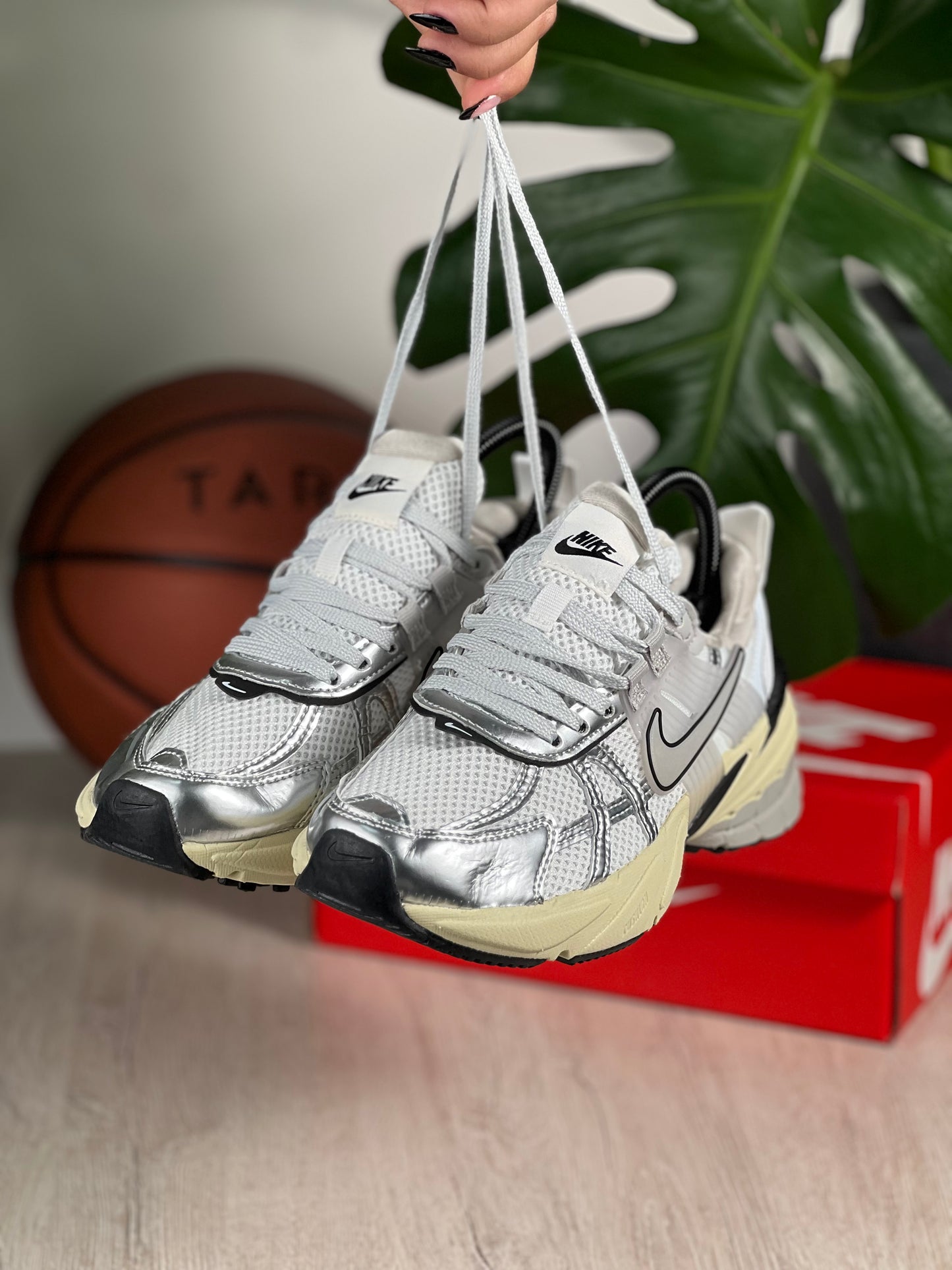 Nike V2K Run