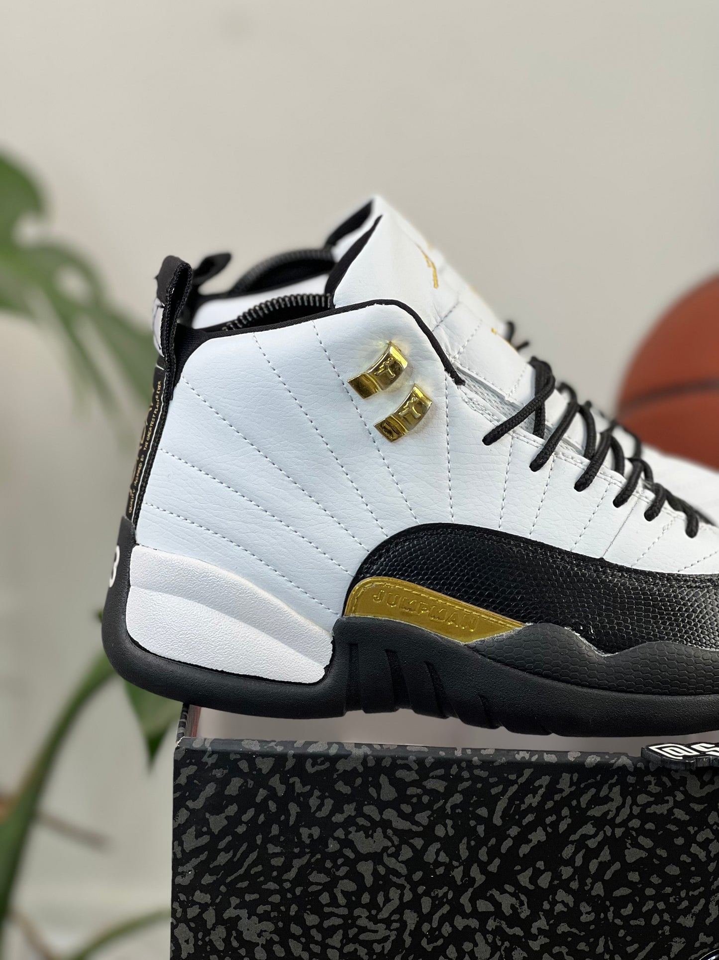 Air Jordan Retro 12 "Royalty Taxi"