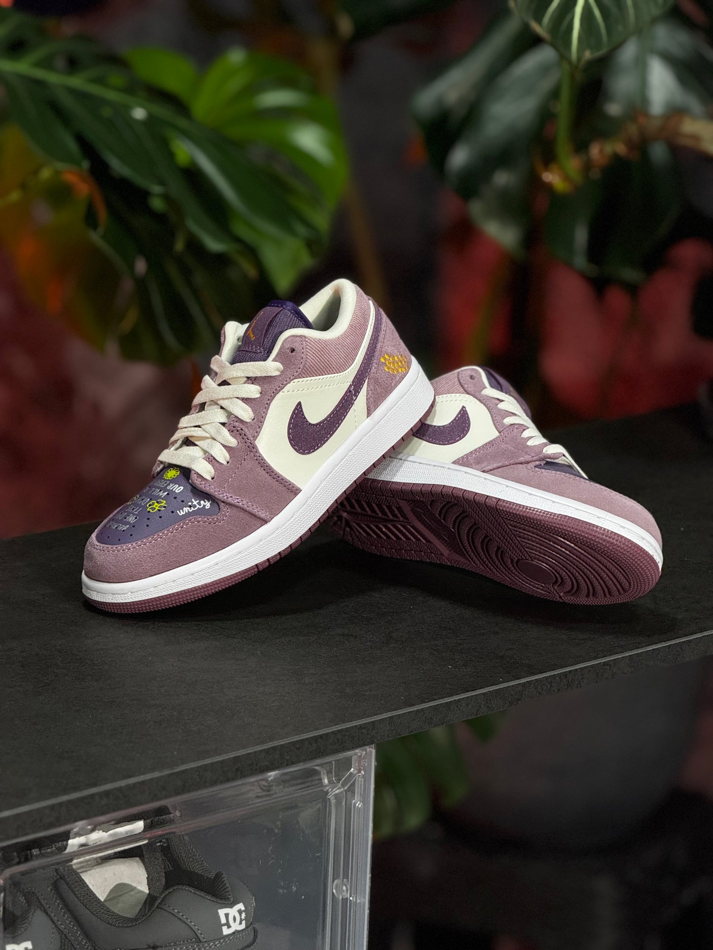 Air Jordan 1 Low "Unity" - Morado, Blanco