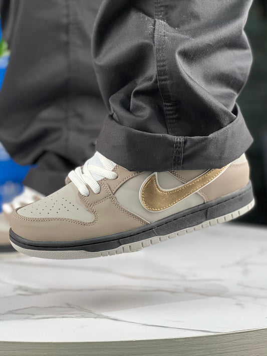 Nike SB Dunk Low “Beige”