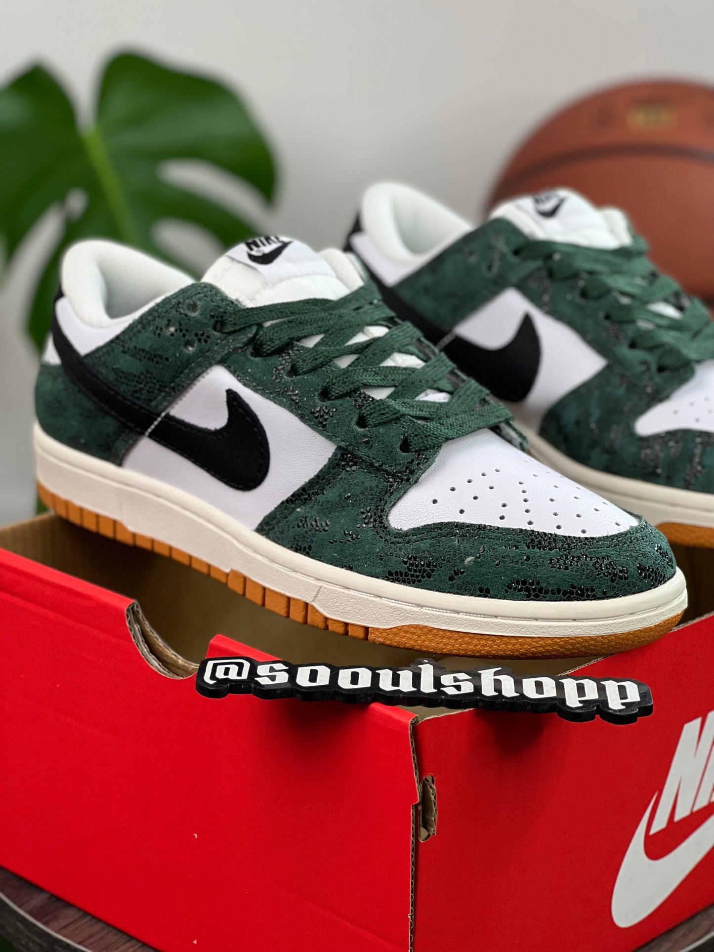 Nike Dunk Low Green Snake