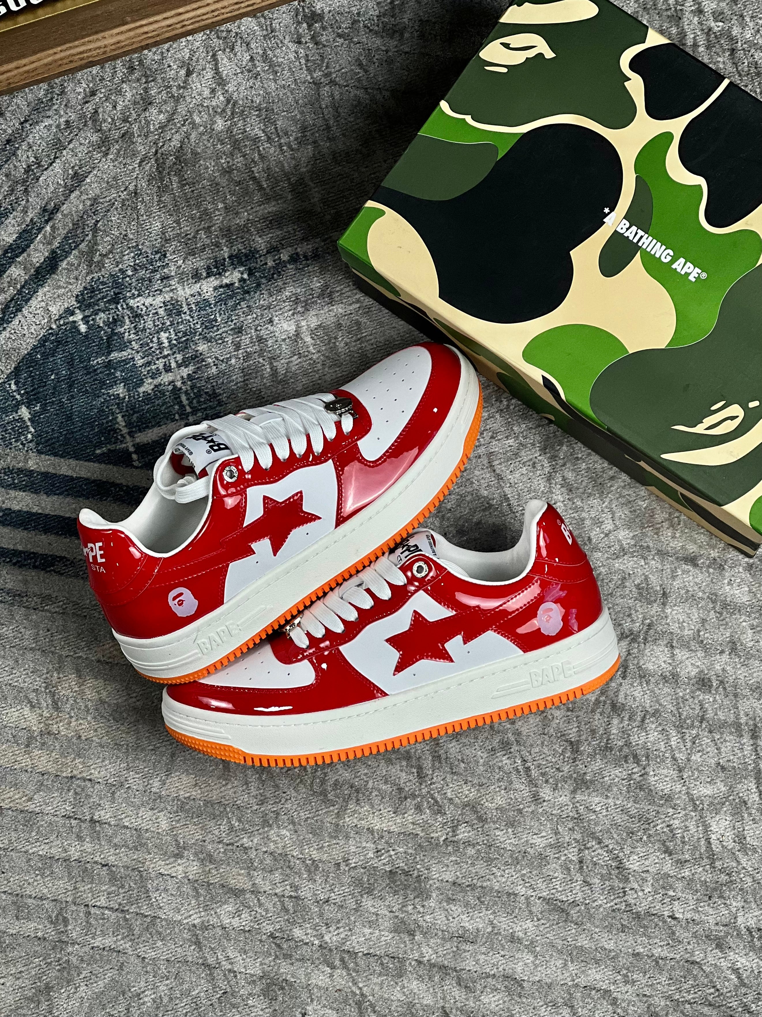 靴 A BATHING APE BAPE STA RED US8 A Bathing Ape Bape Sta / white red – SOOULSHOPP