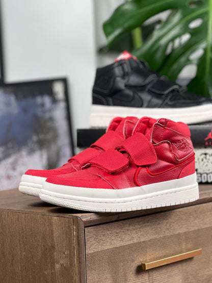 Air Jordan Retro 1 High - Double Strap
