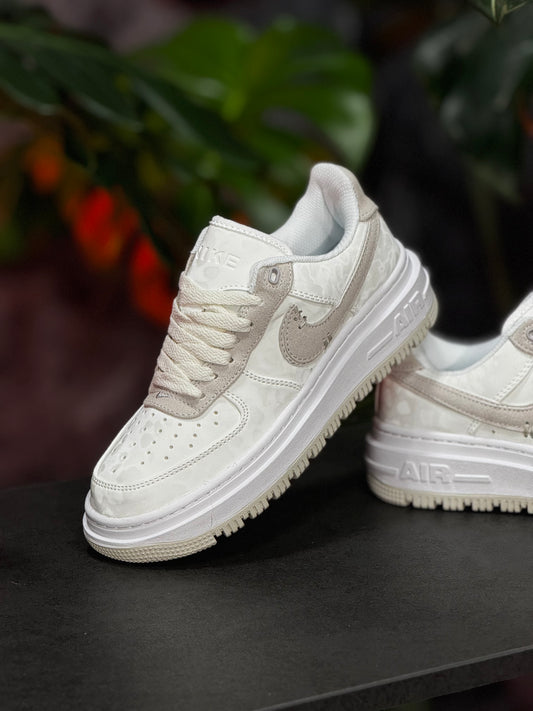Nike Air Force One Luxe - Blanco, Beige