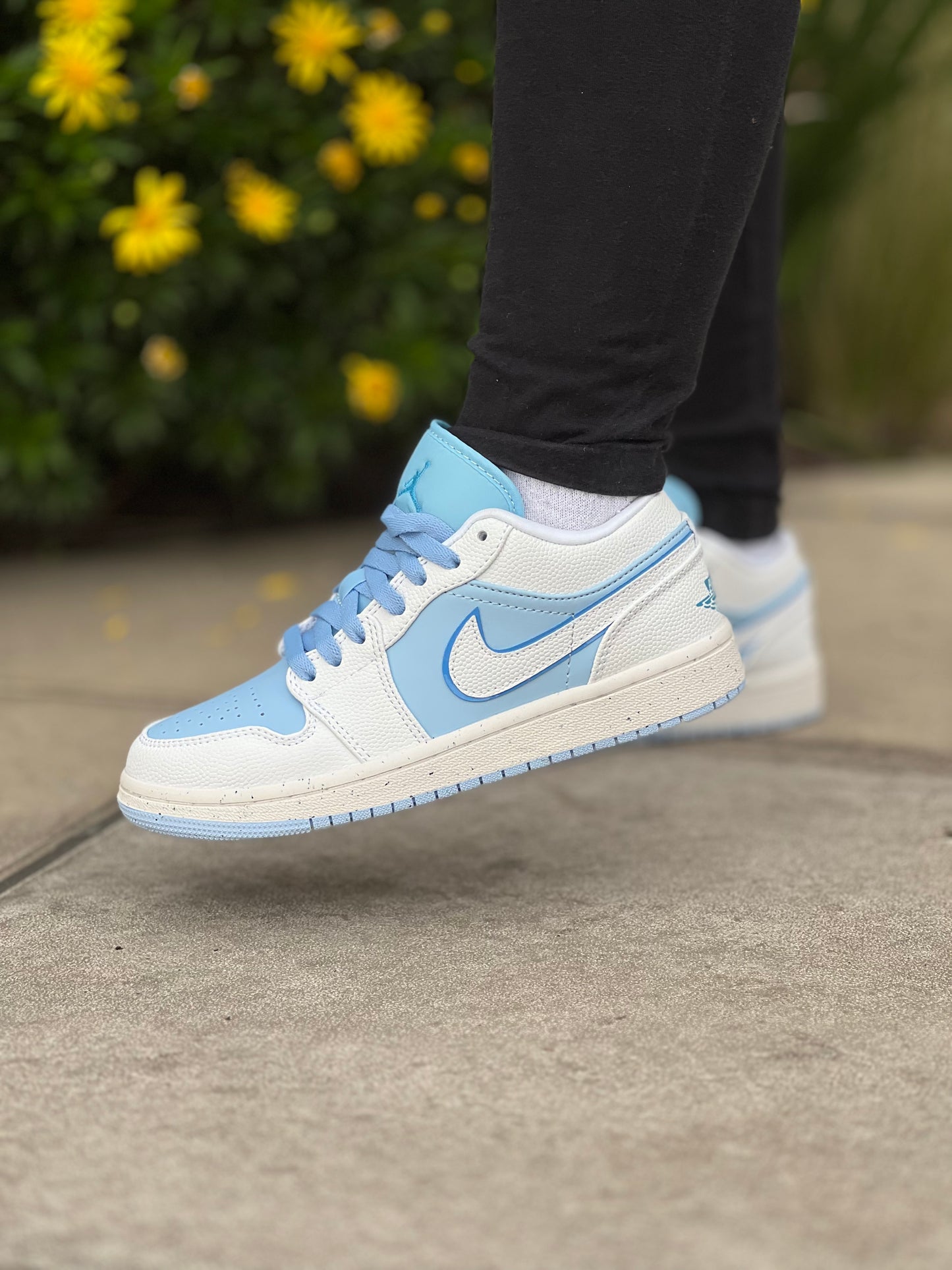 Air Jordan Retro 1 Low “Reverse Ice Blue”