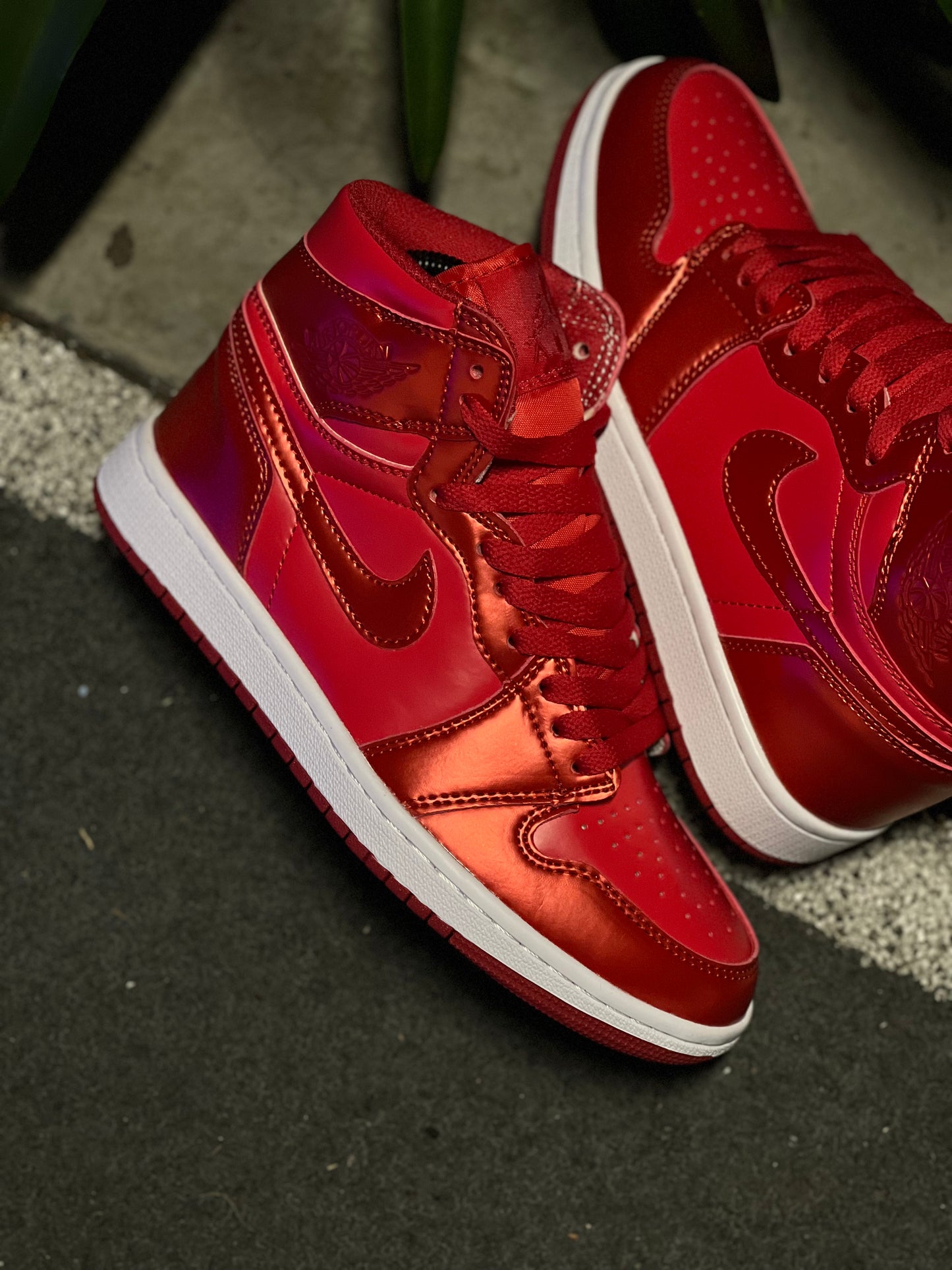 AIR JORDAN 1 MID "POMEGRANATE