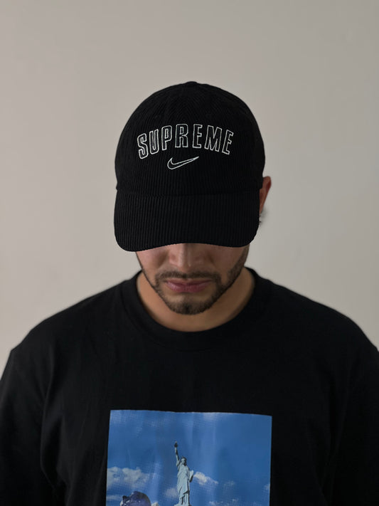 Gorra Supreme x Nike