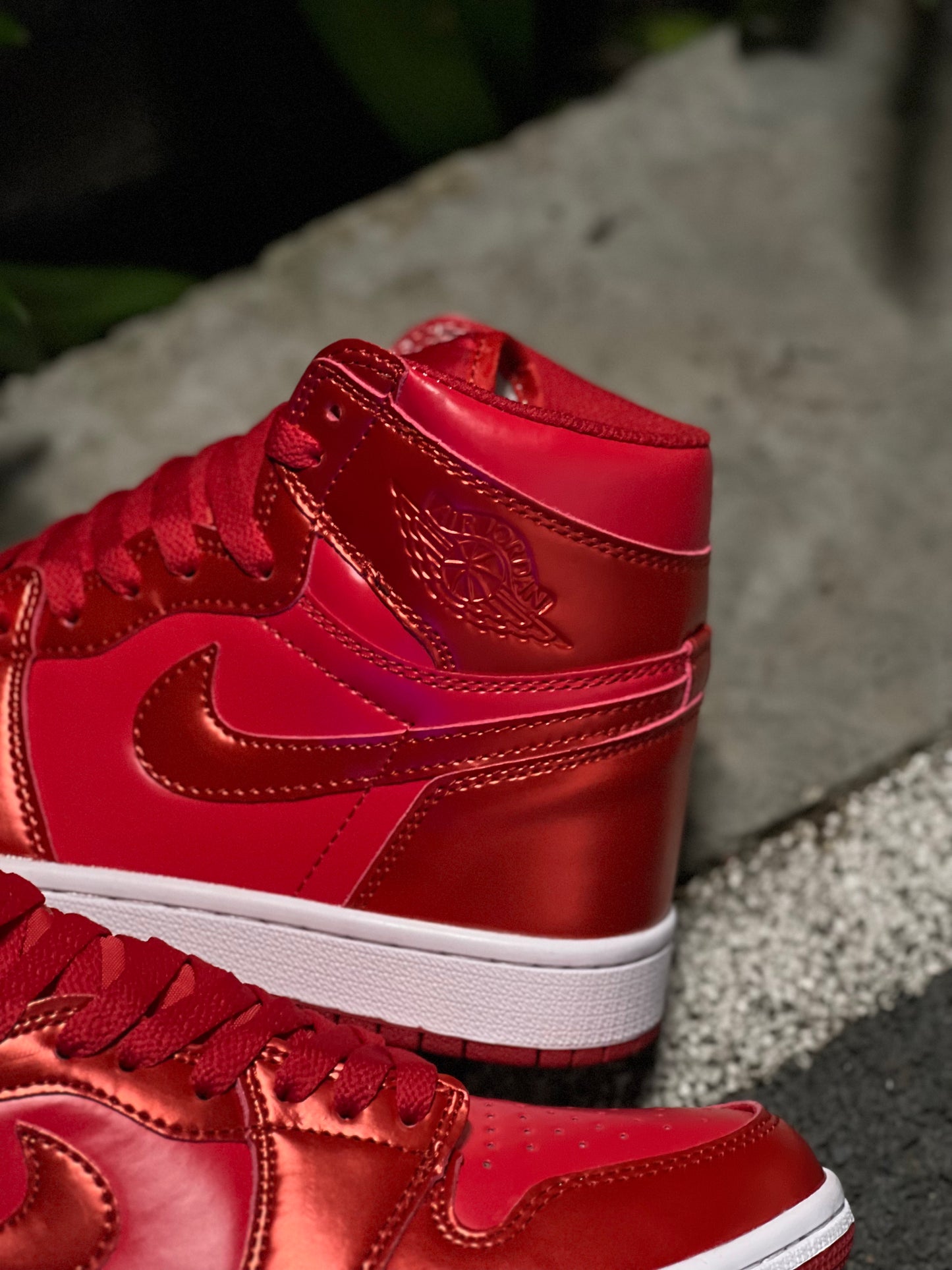 AIR JORDAN 1 MID "POMEGRANATE