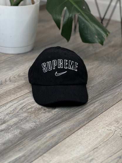 Gorra Supreme x Nike