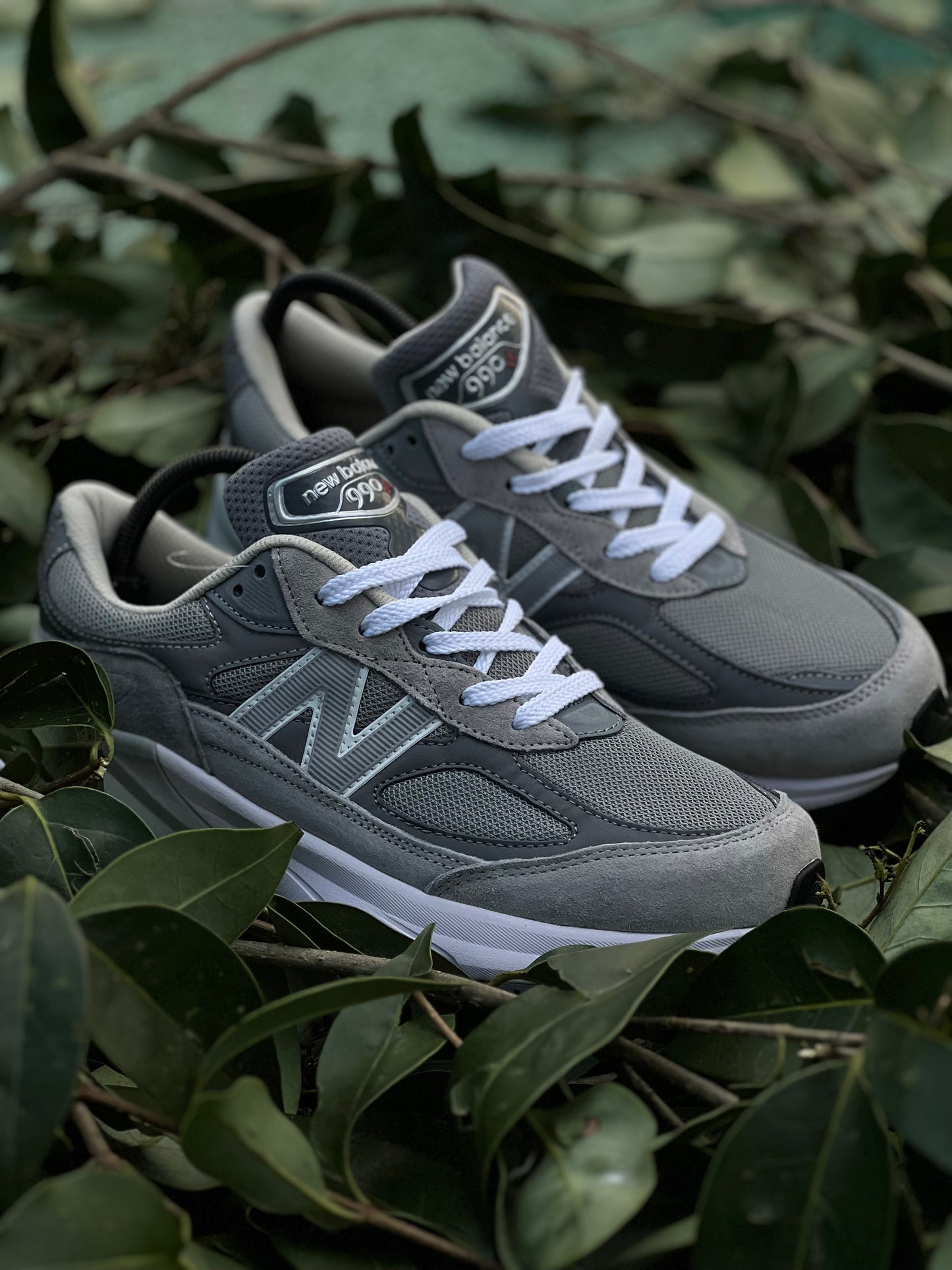 New Balance 990 V6