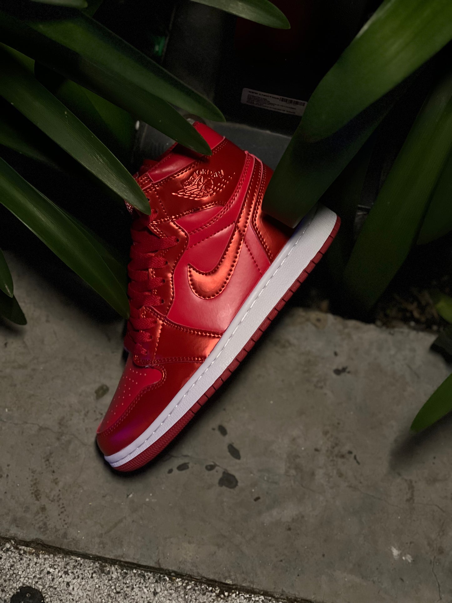 AIR JORDAN 1 MID "POMEGRANATE