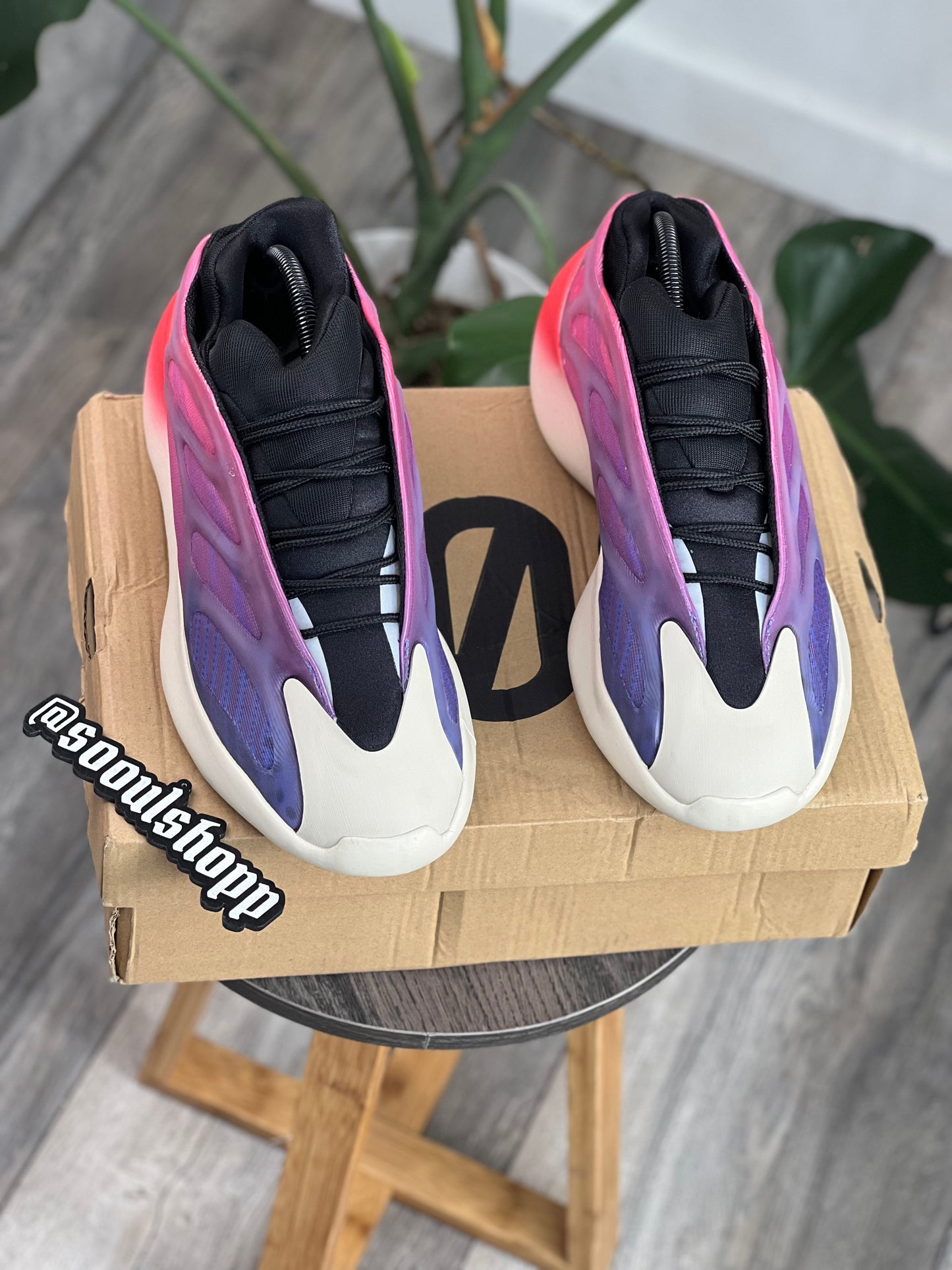 Adidas Yeezy 700 V3 Copper Fade