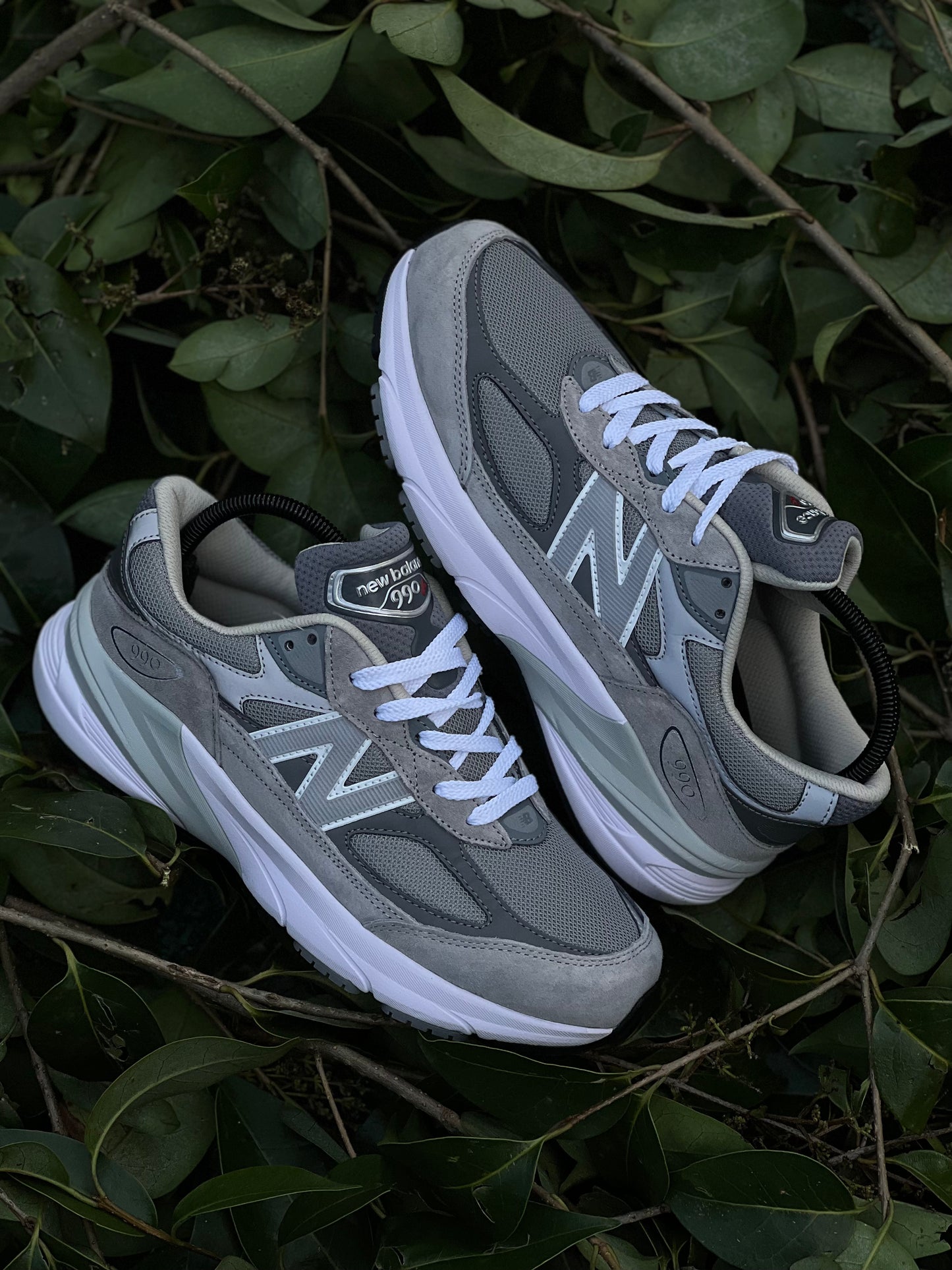 New Balance 990 V6