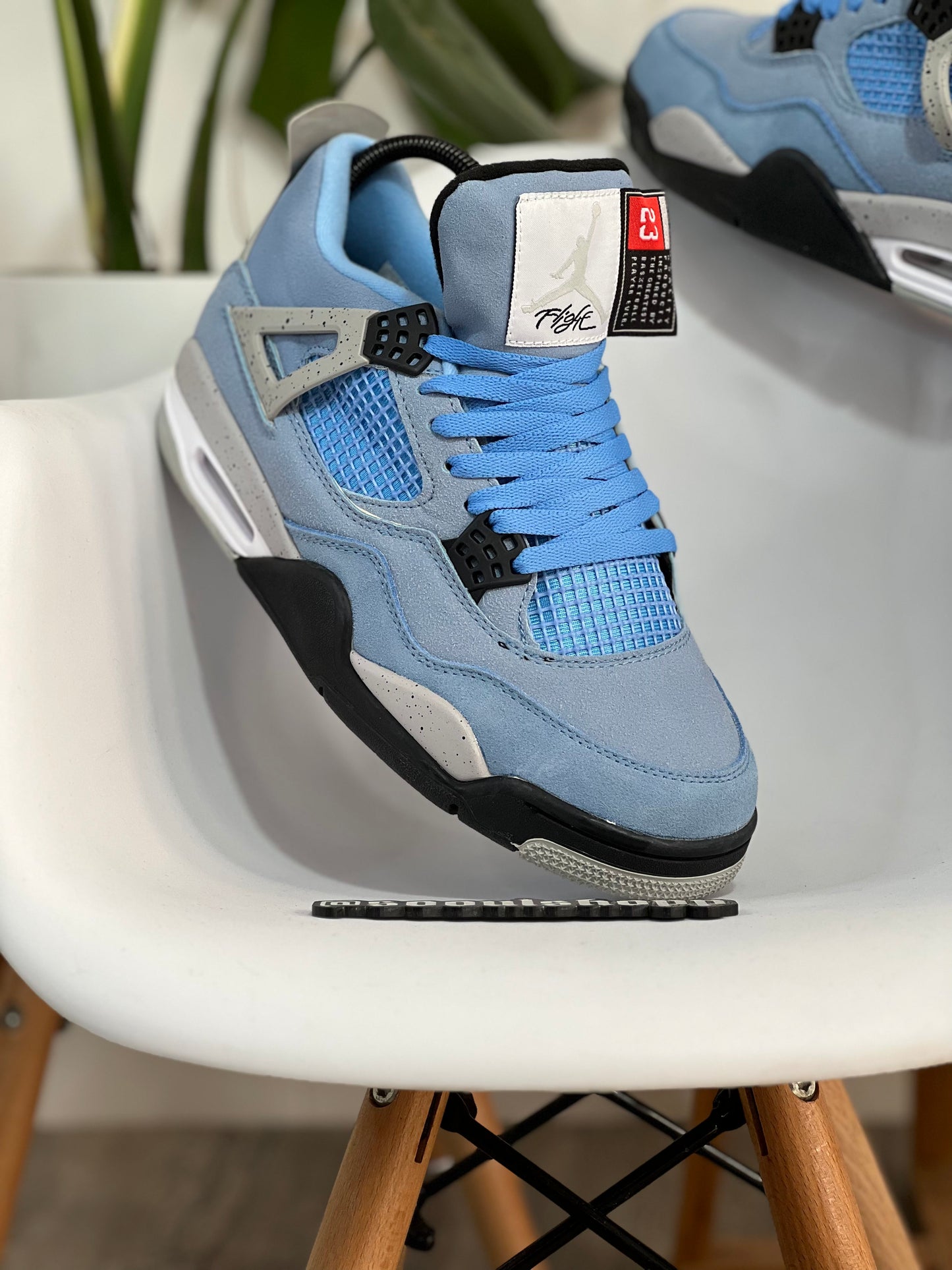 Jordan Retro 4 / University Blue