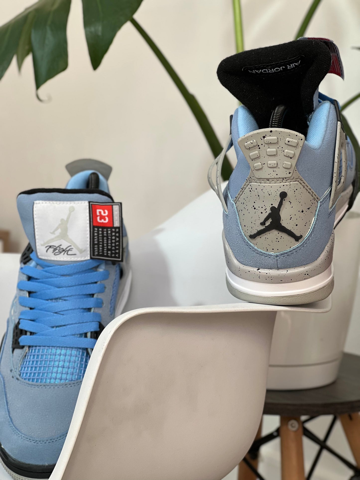 Jordan Retro 4 / University Blue