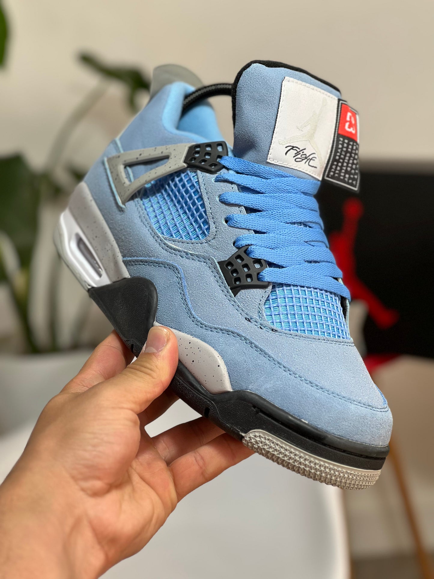 Jordan Retro 4 / University Blue